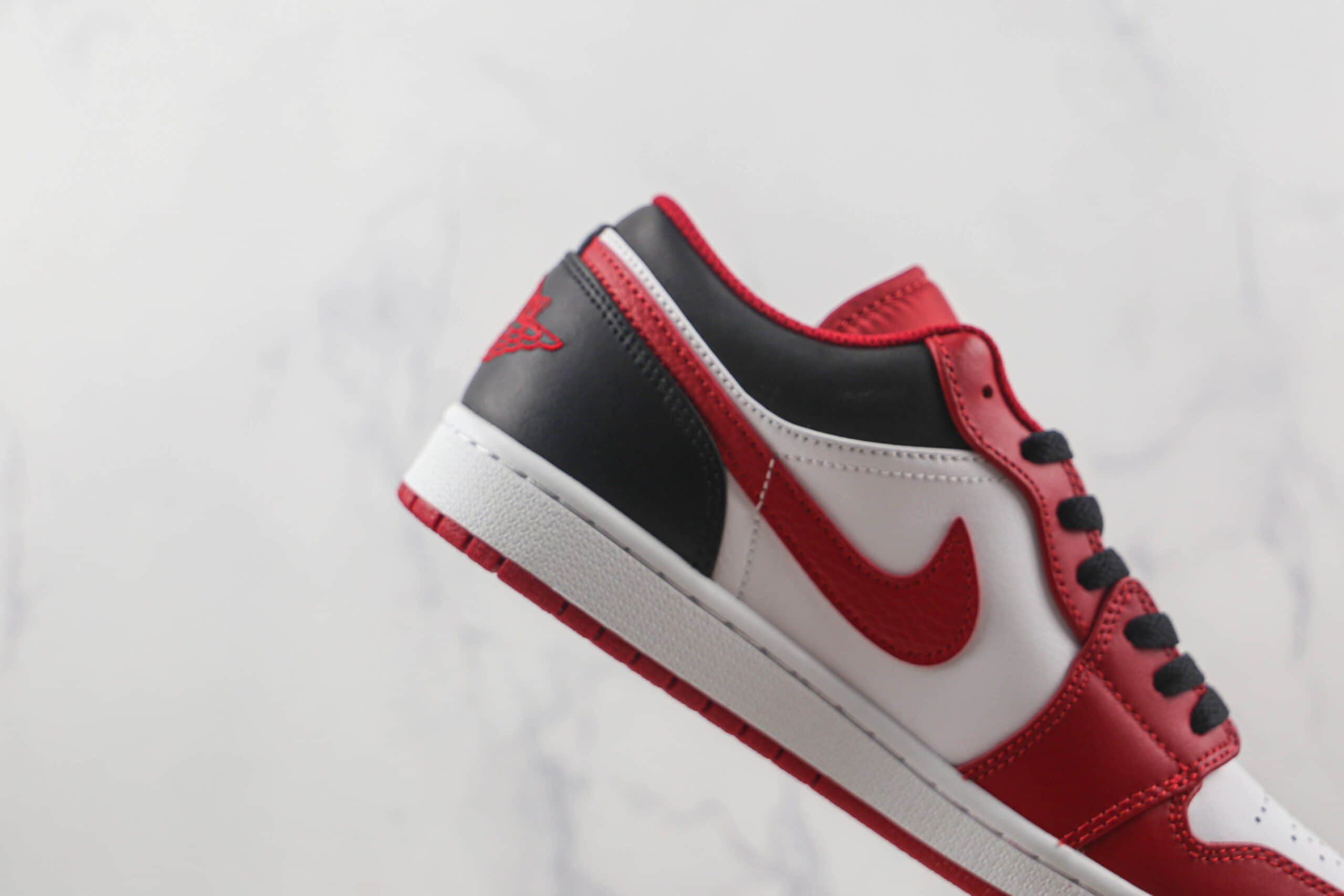 乔丹Air Jordan 1 Low纯原复刻天花板AJ1红白黑低帮芝加哥板鞋原楦头纸板打造 货号：553558-163