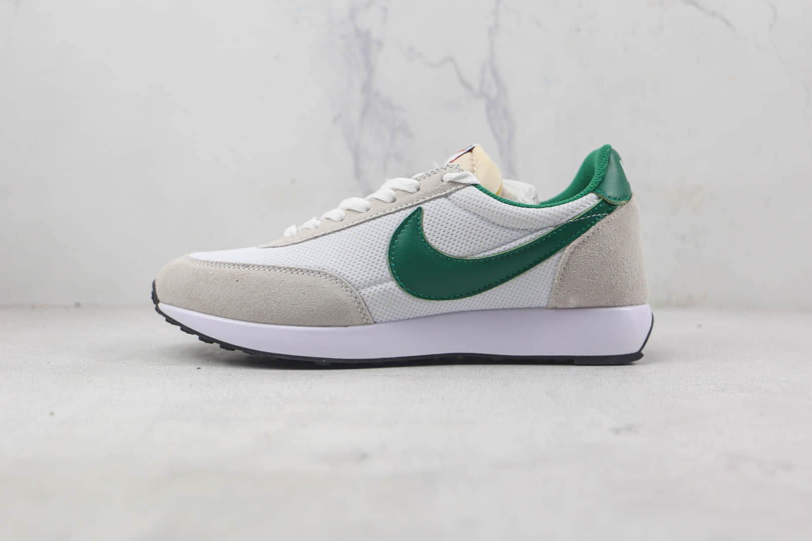 耐克Nike Wmns Daybreak Off Noir Oracle Aqua Black莆田纯原版本华夫白灰绿复古慢跑鞋原盒原标 货号:487754-600