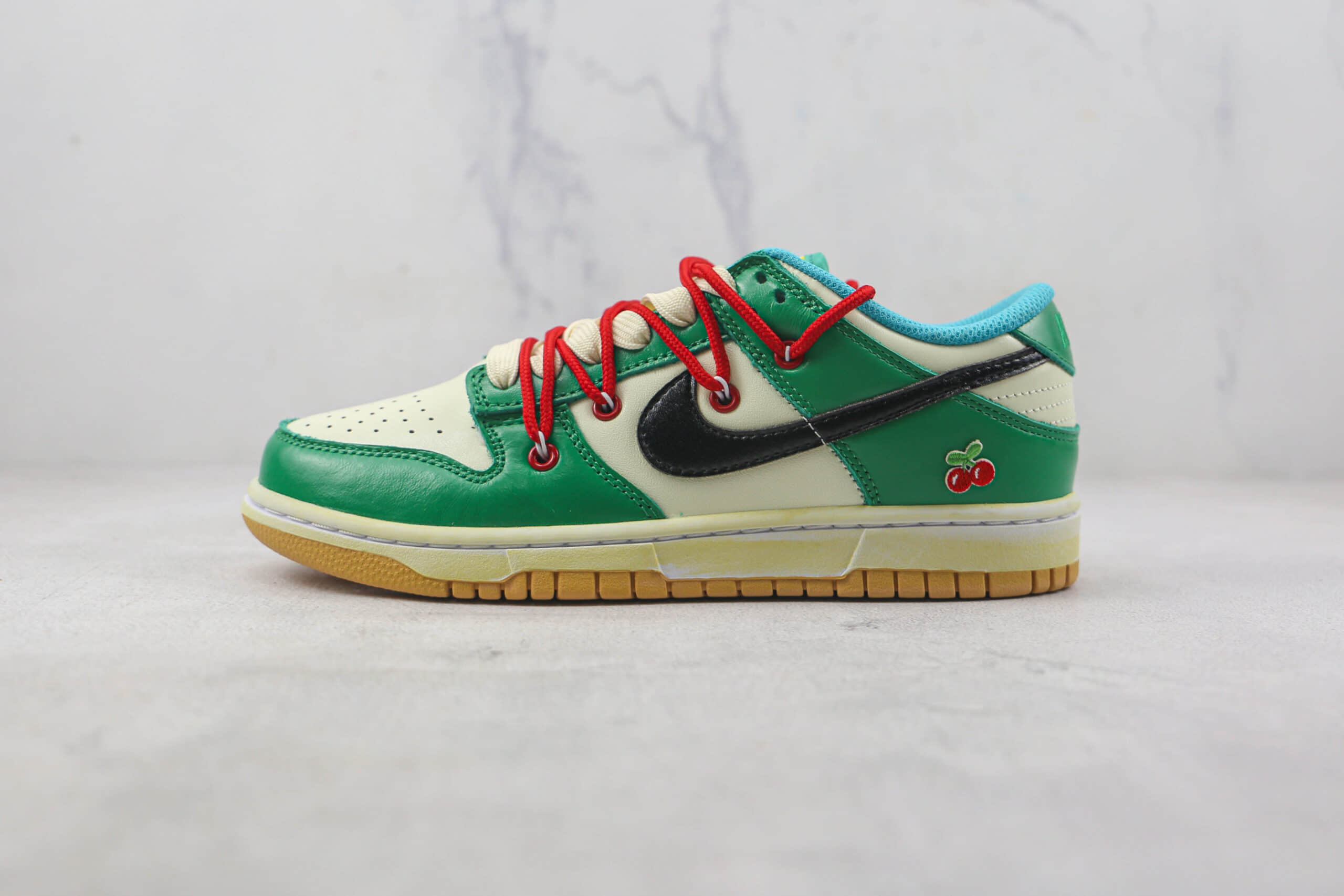 耐克Nike SB Dunk Low Cherry莆田纯原复刻版本低帮SB DUNK白绿抽绳樱桃配色板鞋原楦头纸板打造 货号:DH0952-100