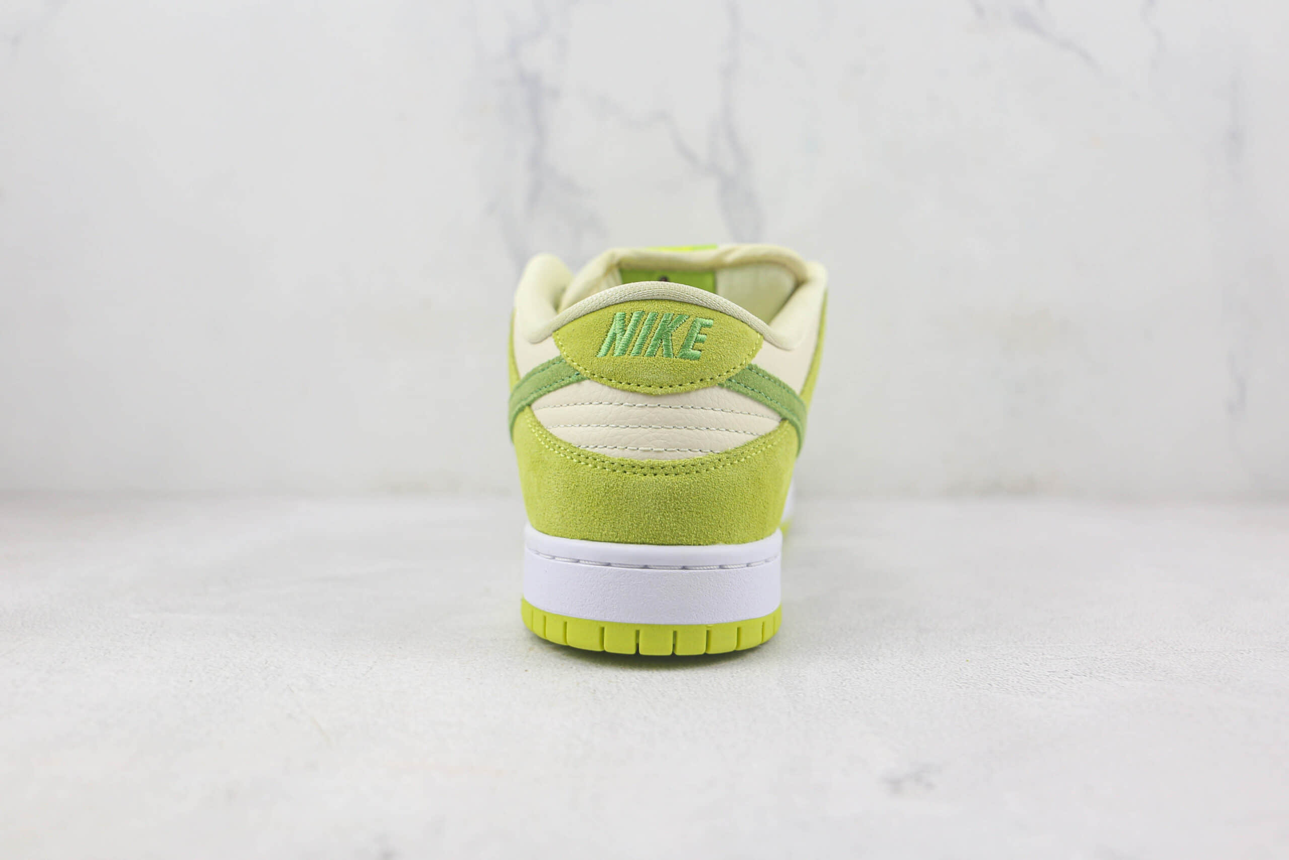 耐克Nike SB Dunk Low莆田天花板sb dunk苹果绿配色板鞋内置气垫原盒原标 货号:DM0807-300