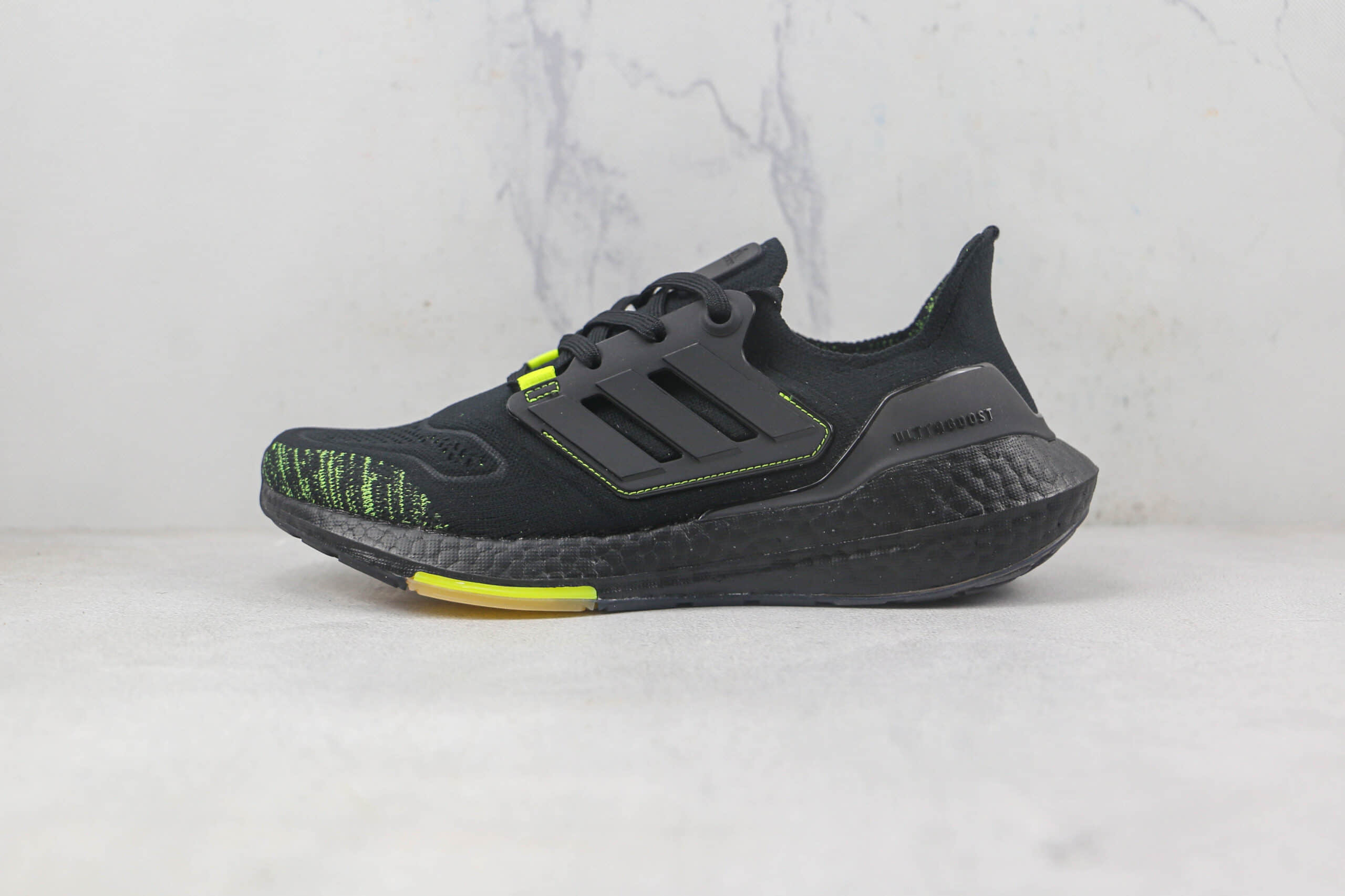 阿迪达斯Adidas Ultra Boost 22 Consortium莆田纯原复刻版本UB8.0黑绿黄色爆米花跑鞋原楦头纸板打造 (ID:88871) - 图片1