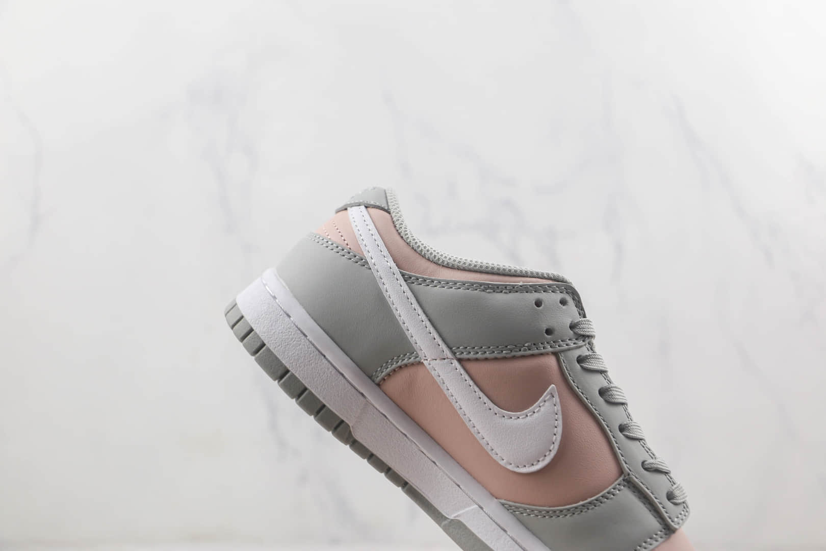 耐克Nike SB Dunk low莆田天花板纯原复刻版本低帮SB DUNK灰粉拼接板鞋内置气垫原盒原标 货号:DM8329-600