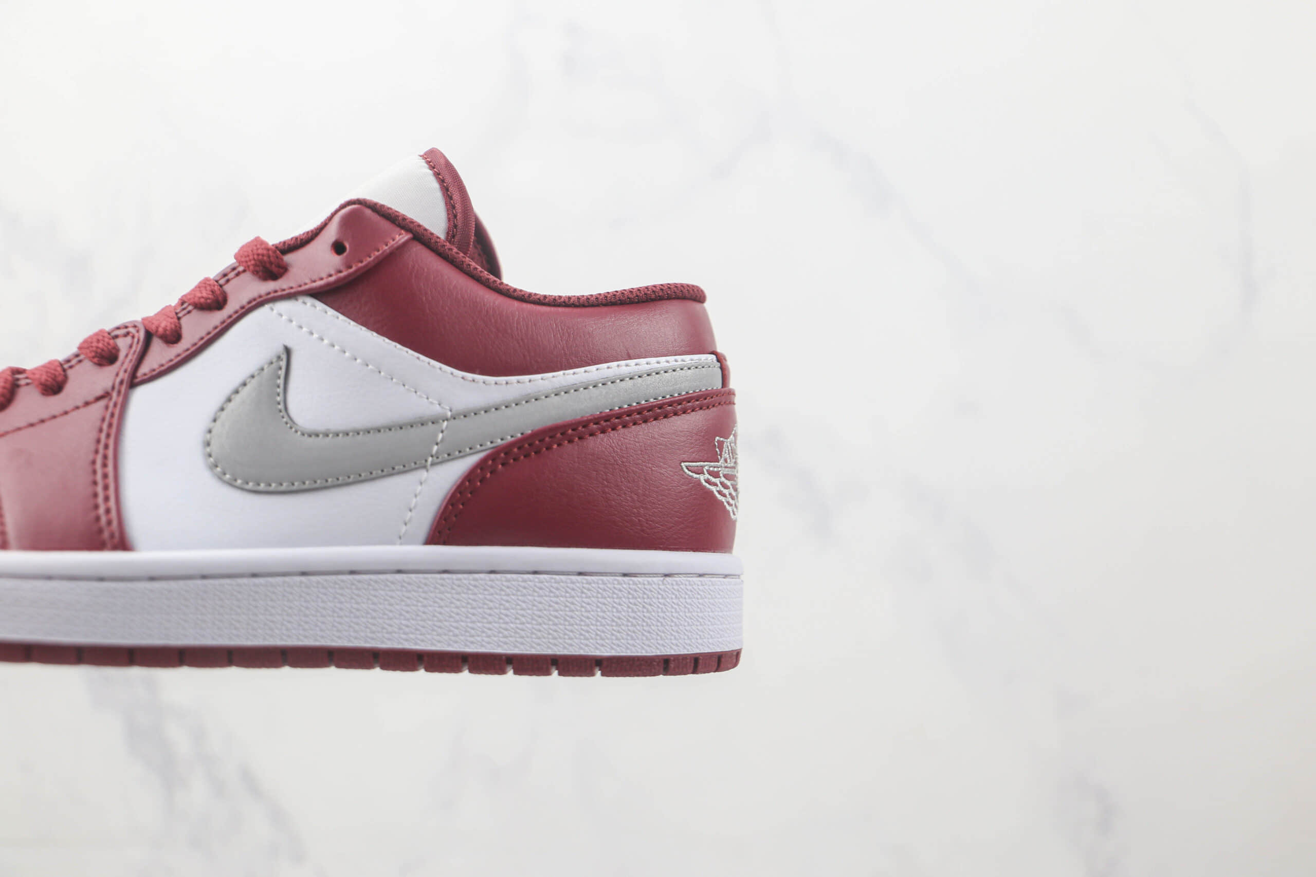 乔丹Air Jordan 1 Low Bordeaux莆田纯原复刻版本低帮AJ1白酒红银勾配色板鞋原楦头纸板打造 货号:553558-615