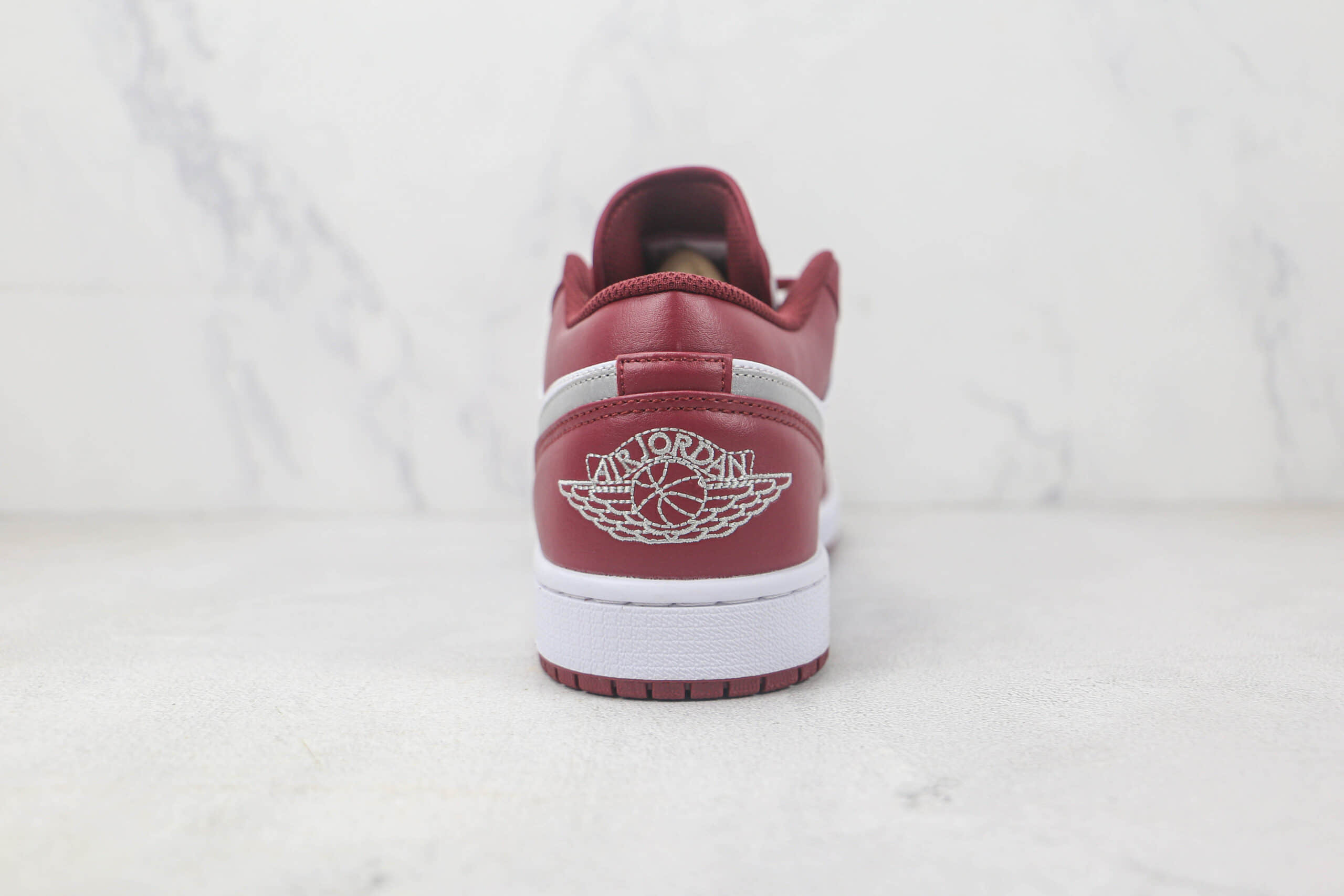 乔丹Air Jordan 1 Low Bordeaux莆田纯原复刻版本低帮AJ1白酒红银勾配色板鞋原楦头纸板打造 货号:553558-615