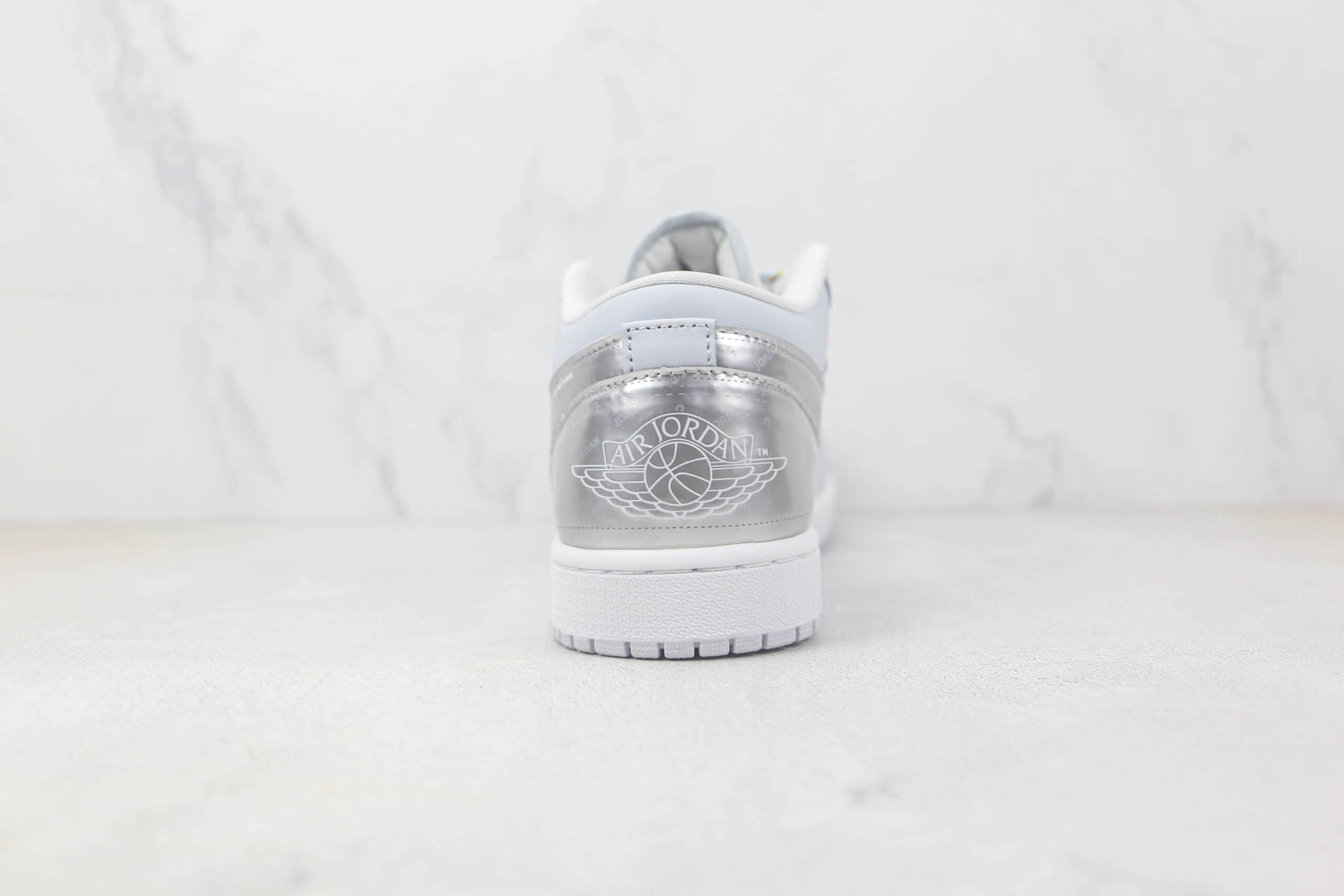 乔丹Air Jordan 1 Low纯原版本低帮AJ1白银色休闲板鞋 乔丹低帮AJ1七夕限定配色 货号:DX6070-101