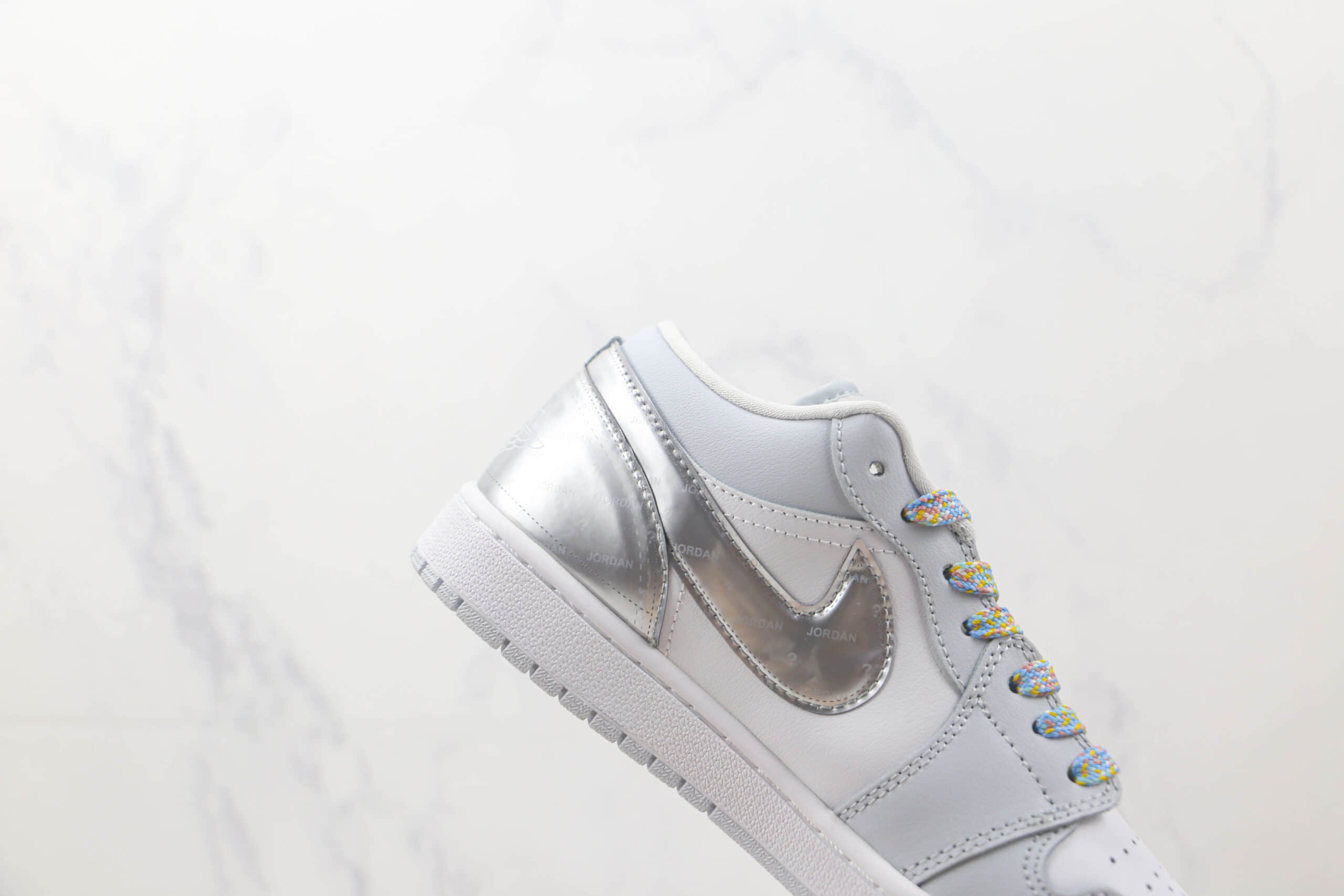 乔丹Air Jordan 1 Low纯原版本低帮AJ1白银色休闲板鞋 乔丹低帮AJ1七夕限定配色 货号:DX6070-101
