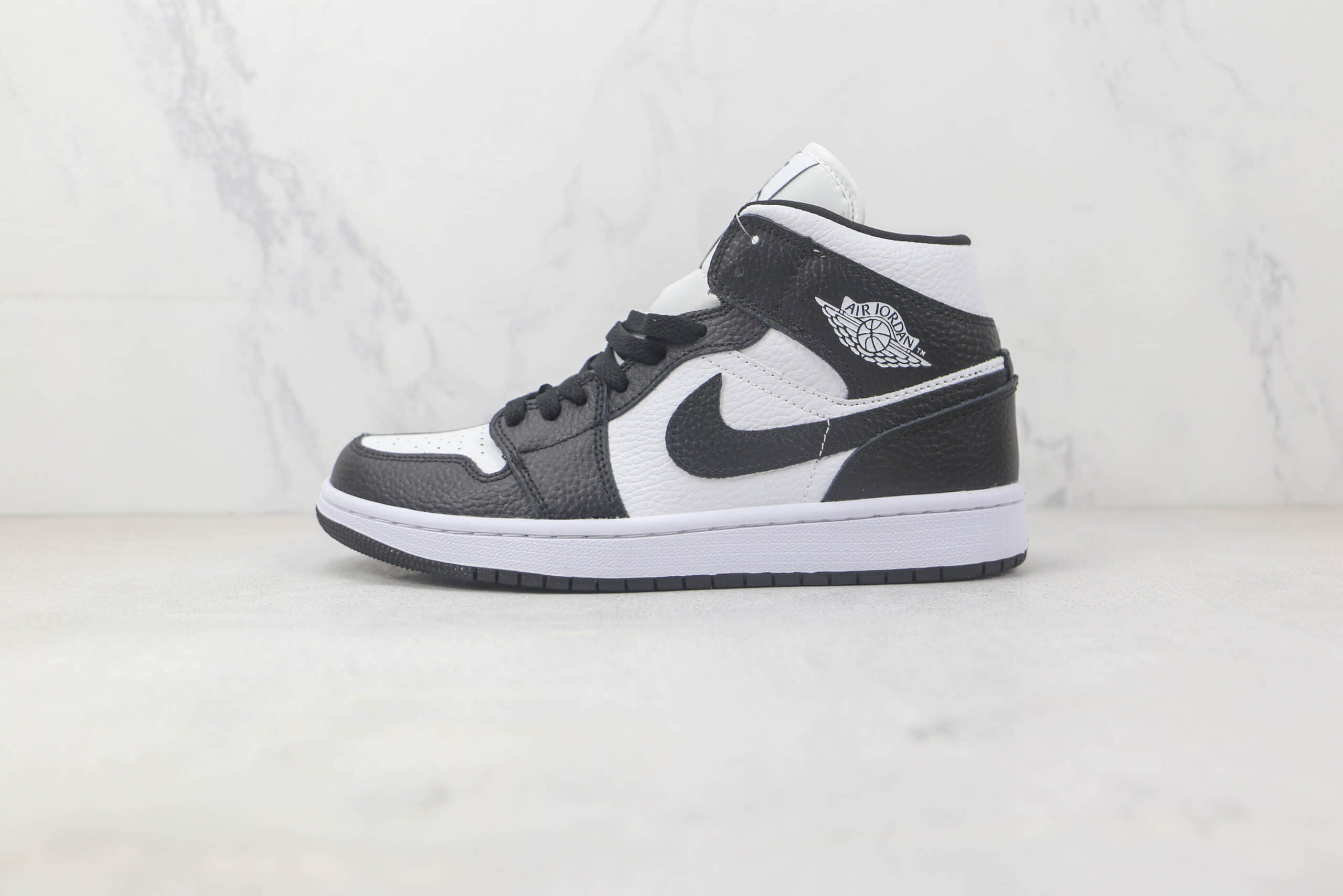 乔丹Air Jordan 1 Mid纯原版本中帮AJ1黑白熊猫阴阳配色板鞋 乔丹AJ1天花板OG工厂 货号:DR0501-101