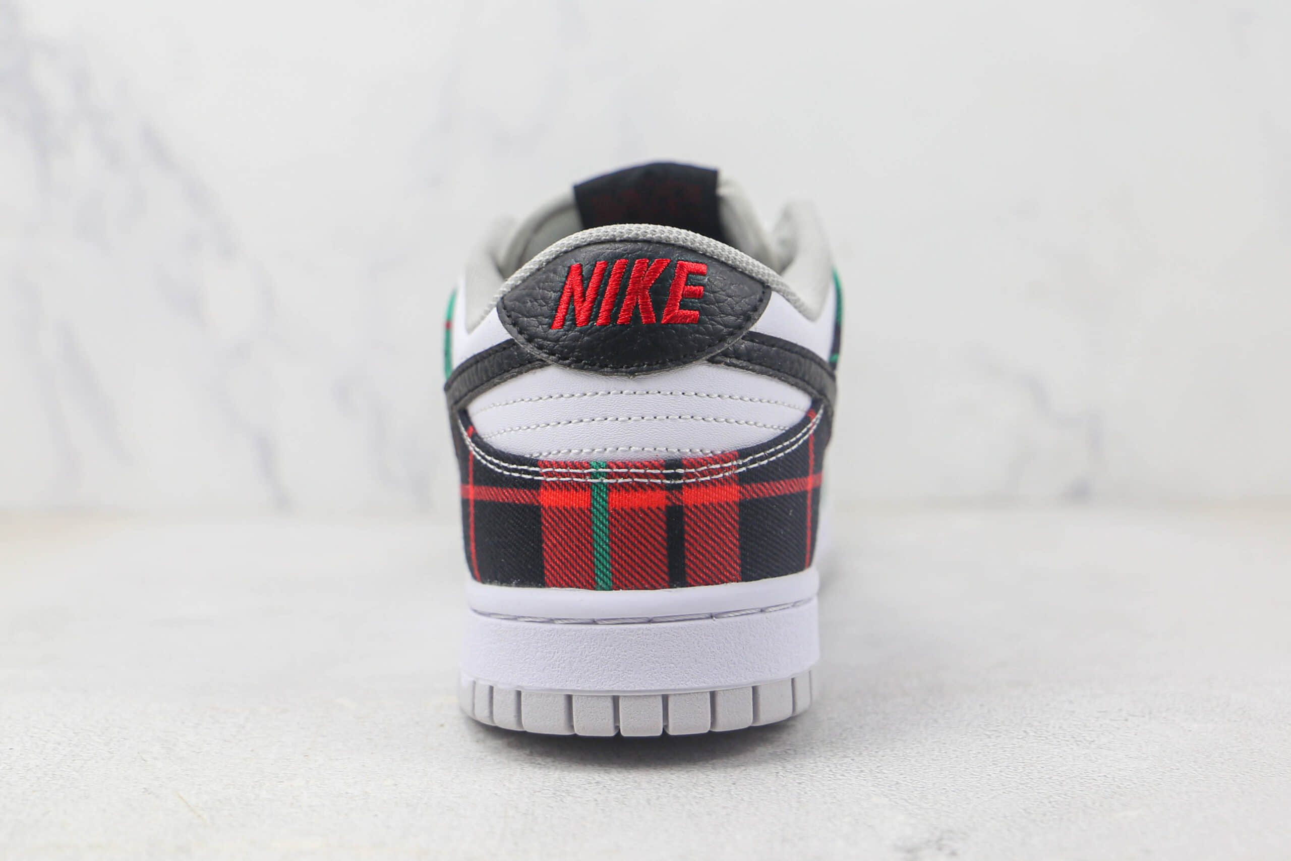 耐克Nike Dunk Low Plaid纯原版本低帮DUNK红绿格子布花纹板鞋 耐克DUNK校园板鞋 货号:DV0827-100