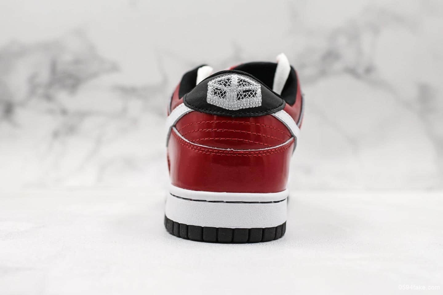 耐克Nike Dunk SB Low Kuwahara Et外星人漆皮公司级版本Dunk Sb新品首发原鞋开模 货号:313170-611