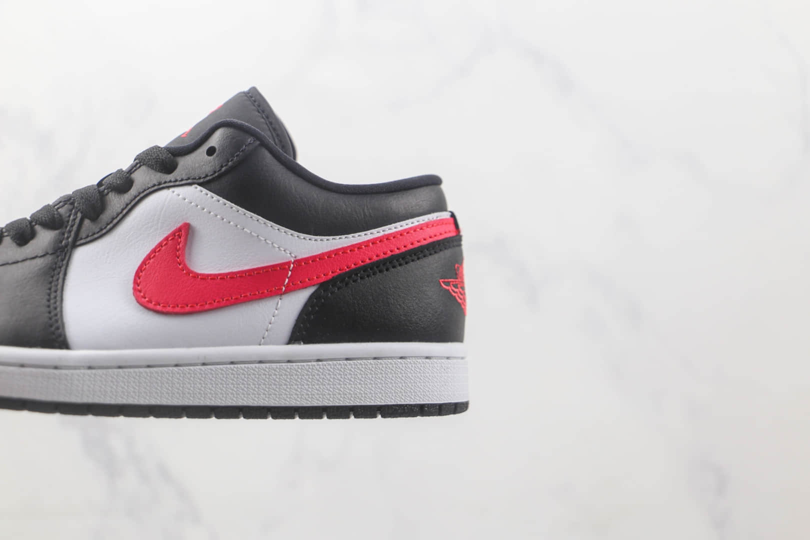 乔丹Air Jordan 1 Low纯原版本低帮AJ1黑白红勾板鞋 莆田乔丹AJ货源 货号:DC0774-004