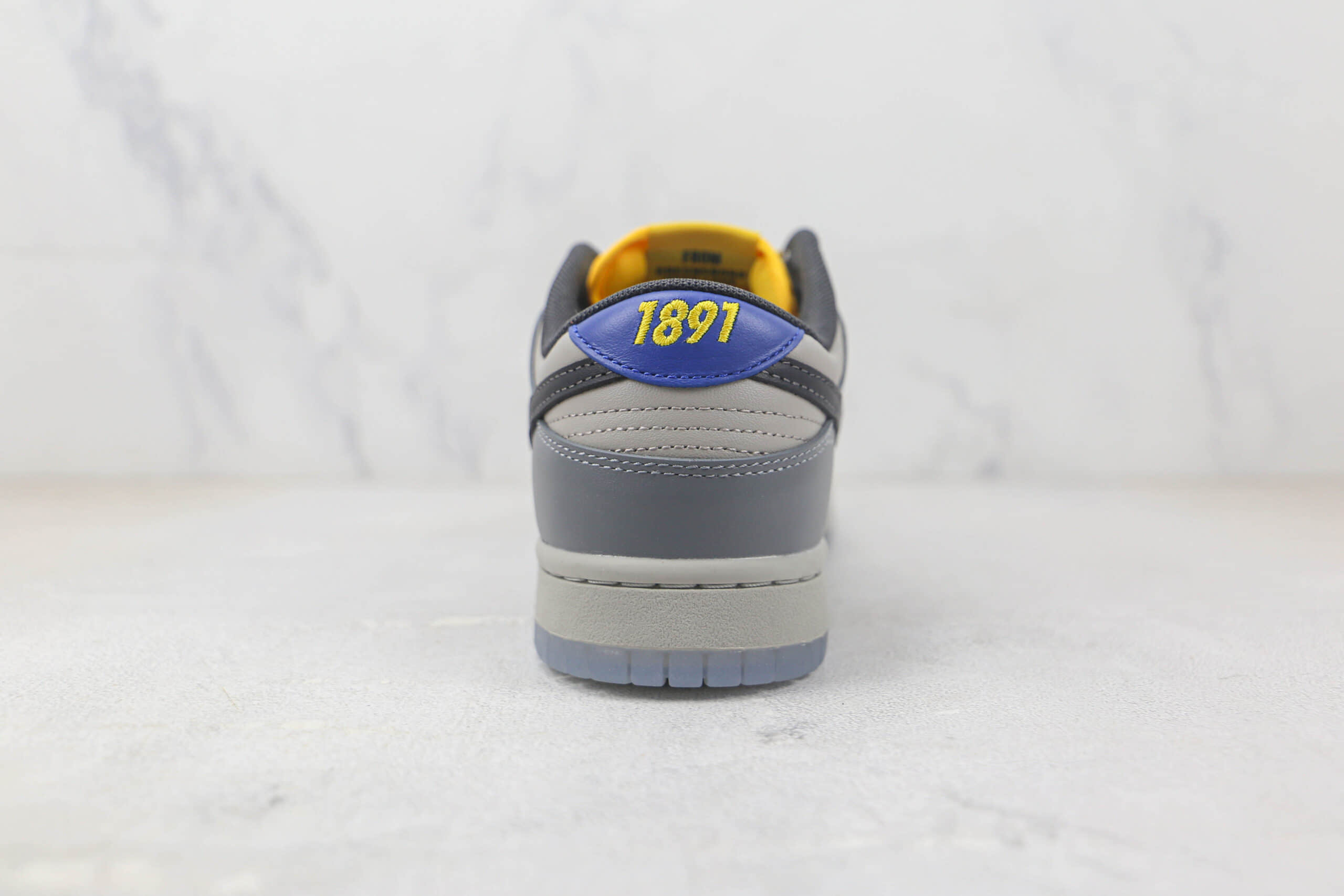 耐克Nike SB Dunk Low纯原版本低帮SB DUNK灰黑色板鞋 莆田耐克DUNK系列板鞋 货号:DR5187-001