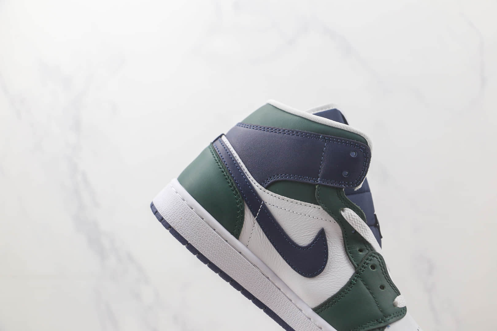 乔丹Air Jordan 1 Mid纯原版本中帮AJ1海军蓝绿拼色板鞋 莆田天花板AJ系列 货号:DZ5326-300