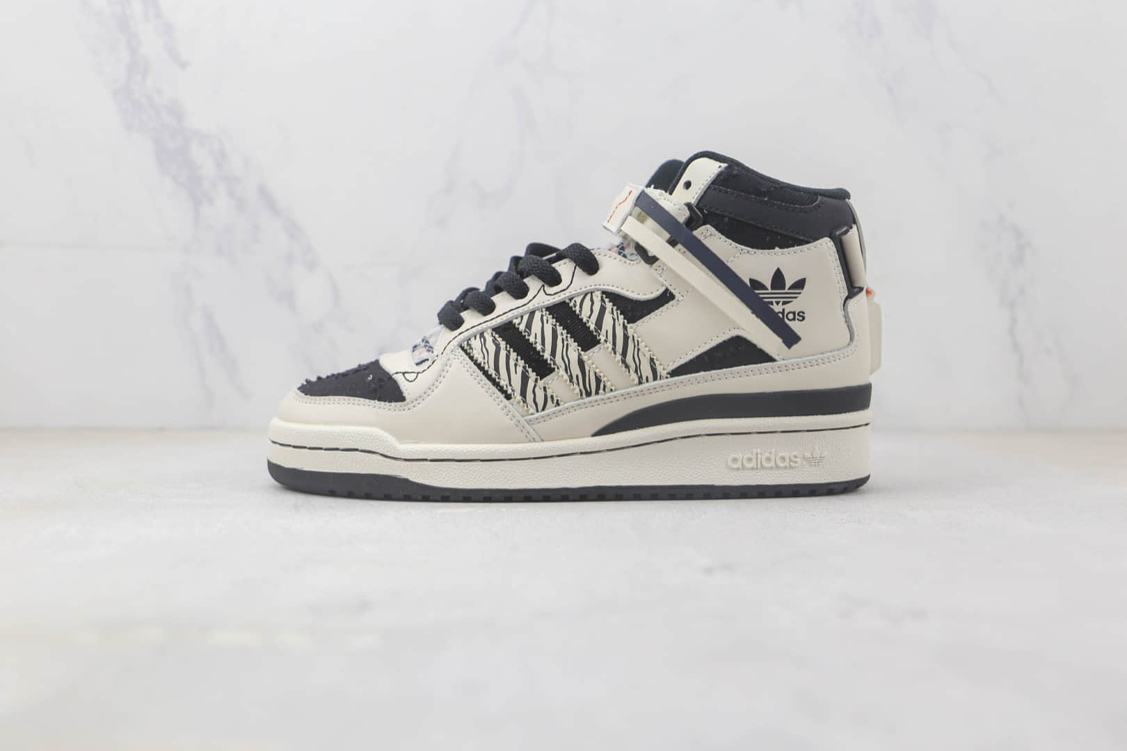 阿迪达斯Adidas Originals Forum84 High纯原版本高帮三叶草魔术贴黑白色板鞋 阿迪达斯三叶草校园版本 (ID:91868) - 图片1