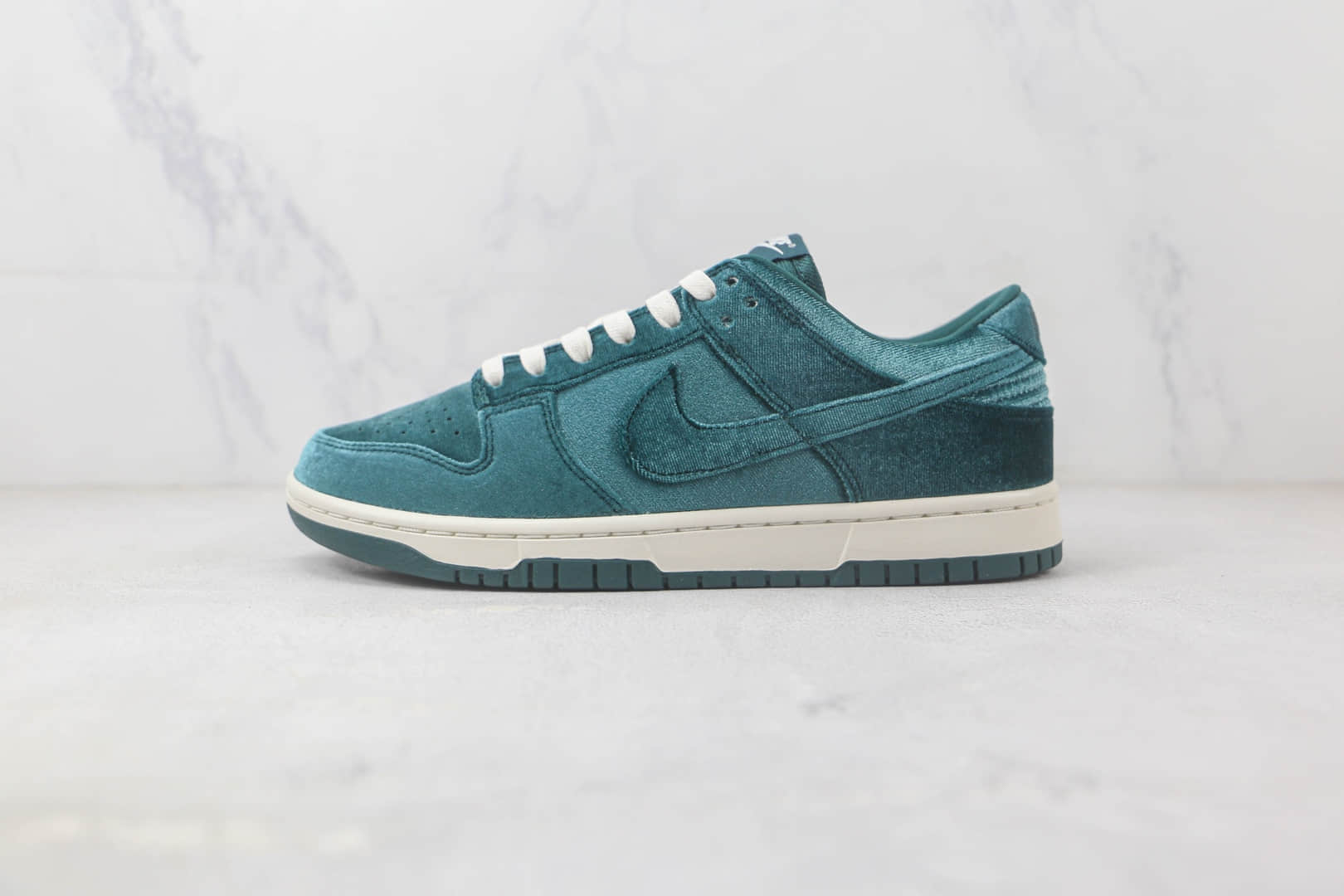 耐克Nike SB Dunk Low Dunk纯原版本低帮SB DUNK天鹅绒绿配色板鞋 耐克天花板DUNK系列 (ID:92436) - 图片1