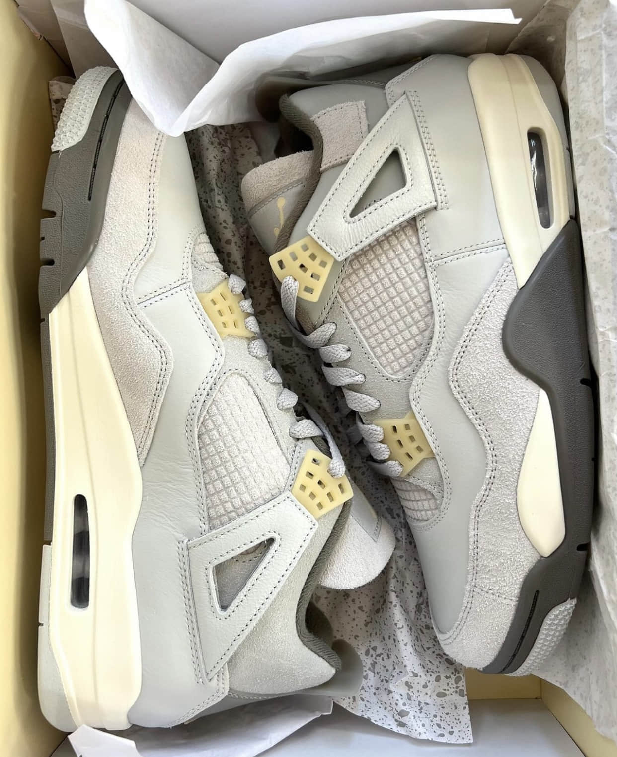 AJ4“光子尘埃”最新实物细节曝光！规格超高！ 货号：DV3742-021
