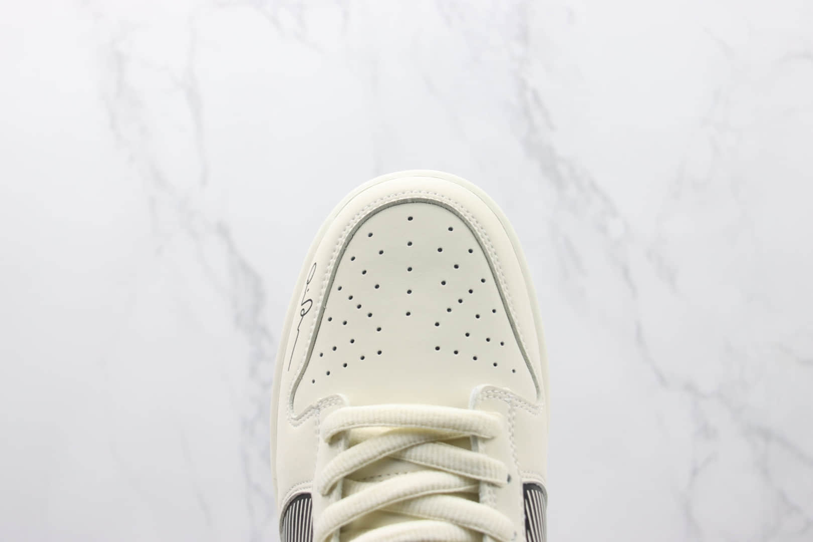 耐克Nike SB Dunk Low纯原版本低帮SB DUNK米白黑涂鸦配色板鞋 莆田天花板DUNK系列 货号:AW2011-631