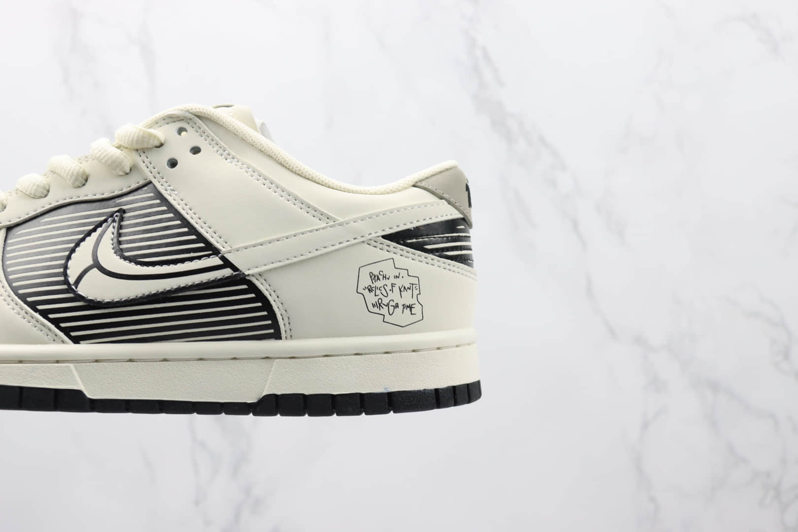 耐克Nike SB Dunk Low纯原版本低帮SB DUNK米白黑涂鸦配色板鞋 莆田天花板DUNK系列 货号:AW2011-631
