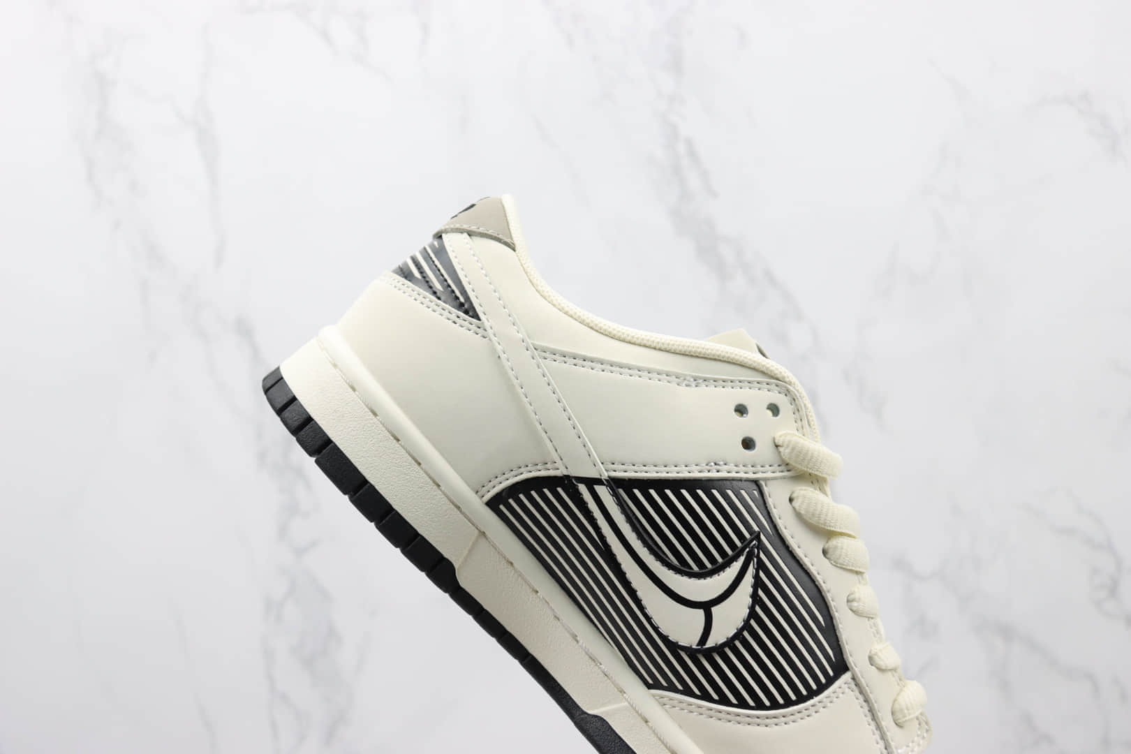 耐克Nike SB Dunk Low纯原版本低帮SB DUNK米白黑涂鸦配色板鞋 莆田天花板DUNK系列 货号:AW2011-631