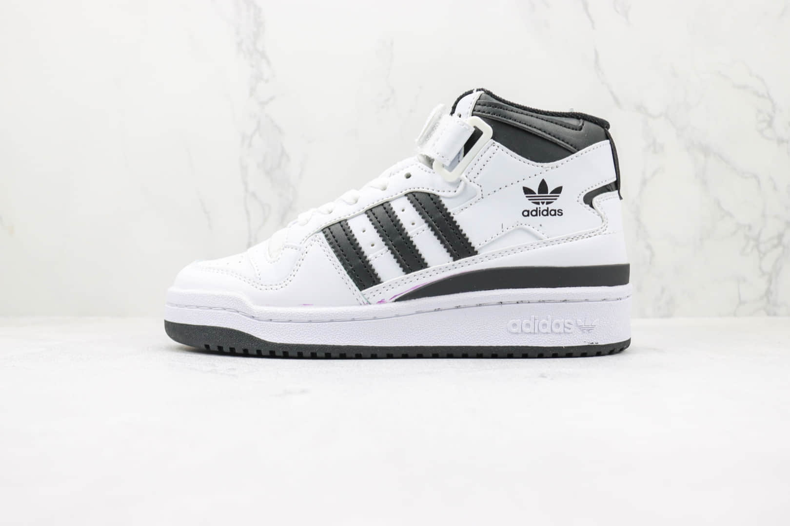 阿迪达斯Adidas Forum 84 Mid纯原版本中帮白黑色Forum84复古板鞋 莆田阿迪达斯系列复古板鞋 货号:FY7939
