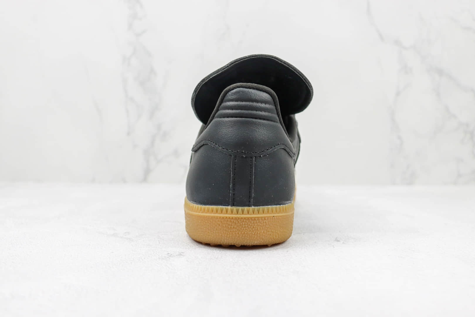 阿迪达斯Adidas Humanrace Samba x Pharrell联名款纯原版本长鞋舌版三叶草桑巴黑灰色板鞋 莆田阿迪达斯货源 货号：HP3384