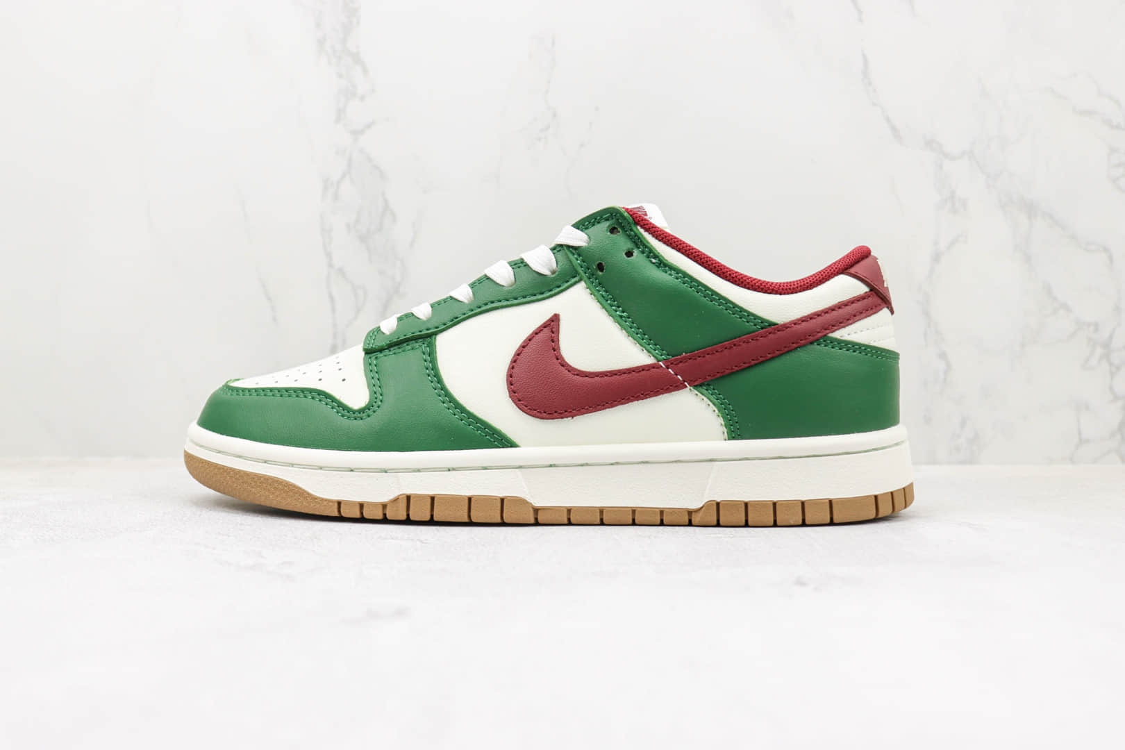 耐克Nike Dunk Low Gorge Green纯原版本低帮DUNK白绿色酒红钩配色板鞋 耐克DUNK系列校园板鞋 (ID:94607) - 图片1