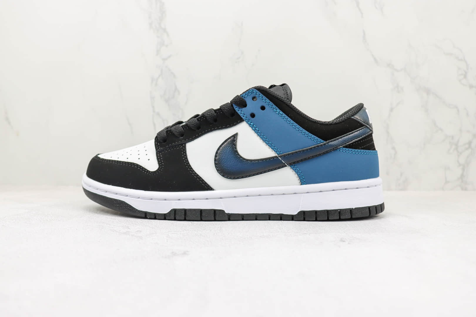 耐克Nike SB Dunk Low纯原版本低帮SB DUNK黑白蓝色板鞋 复刻耐克SB DUNK系列板鞋 (ID:94631) - 图片1