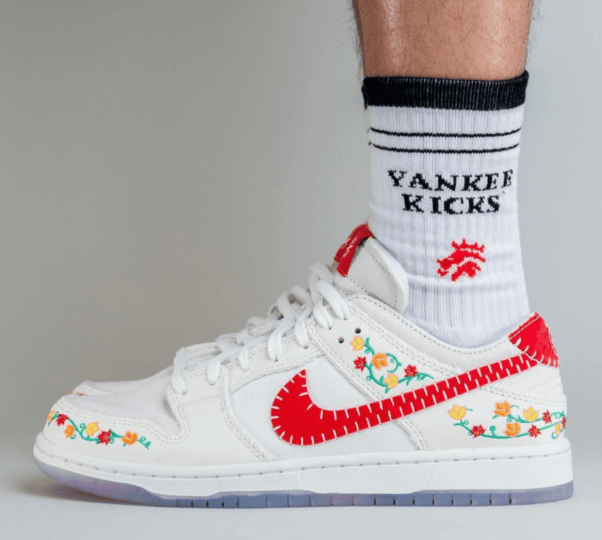 花卉刺绣+渐变外底！这双民族风Nike SB Dunk超精致！ (ID:94663) - 图片1