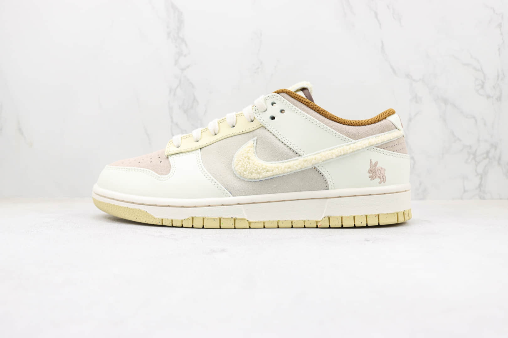 耐克Nike SB Dunk Low纯原版本低帮SB DUNK兔年广州限定配色板鞋 莆田天花板DUNK货源 (ID:94686) - 图片1