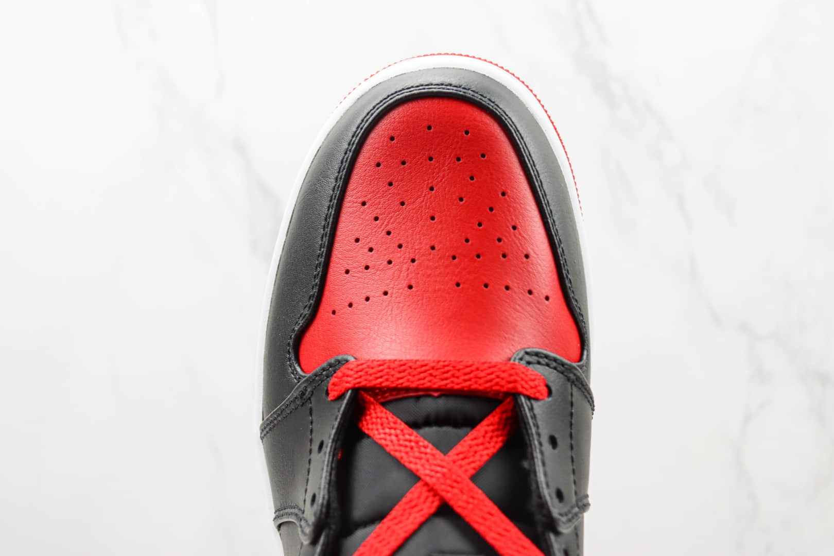 乔丹Air Jordan 1 Mid纯原版本中帮AJ1黑红脚趾板鞋 莆田天花板AJ1系列 货号:DQ8426-060