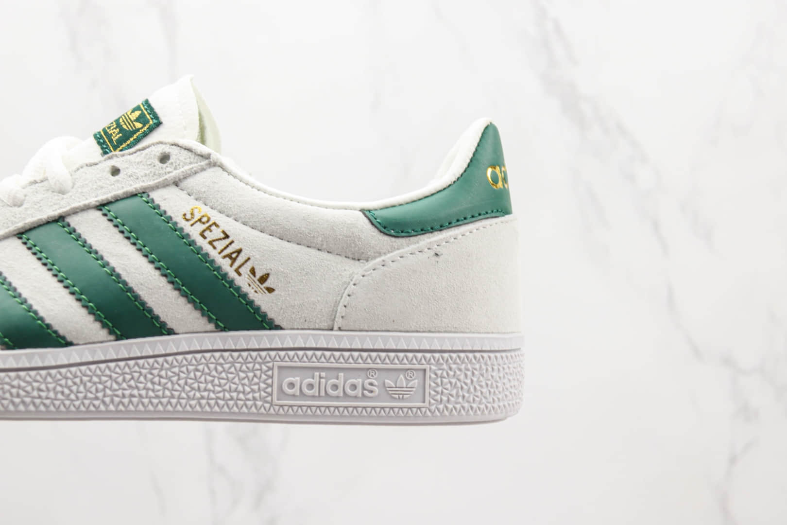 阿迪达斯Adidas Handball Spezial纯原版本白绿色平底复古跑鞋 阿迪达斯校园板鞋 货号:BD7636