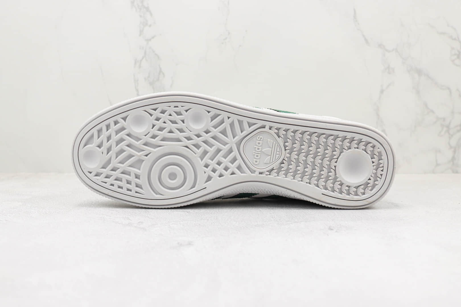 阿迪达斯Adidas Handball Spezial纯原版本白绿色平底复古跑鞋 阿迪达斯校园板鞋 货号:BD7636