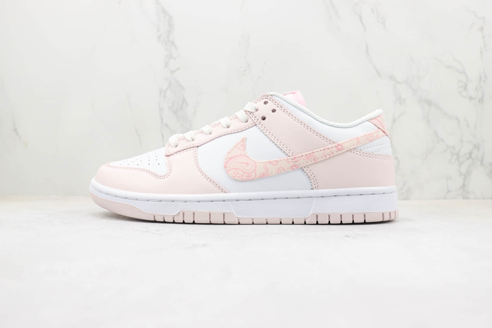 耐克Nike SB Dunk Low “Pink Paisley”纯原版本低帮Dunk樱花粉腰果花钩板鞋 莆田天花板Dunk系列板鞋 (ID:95212) - 图片1