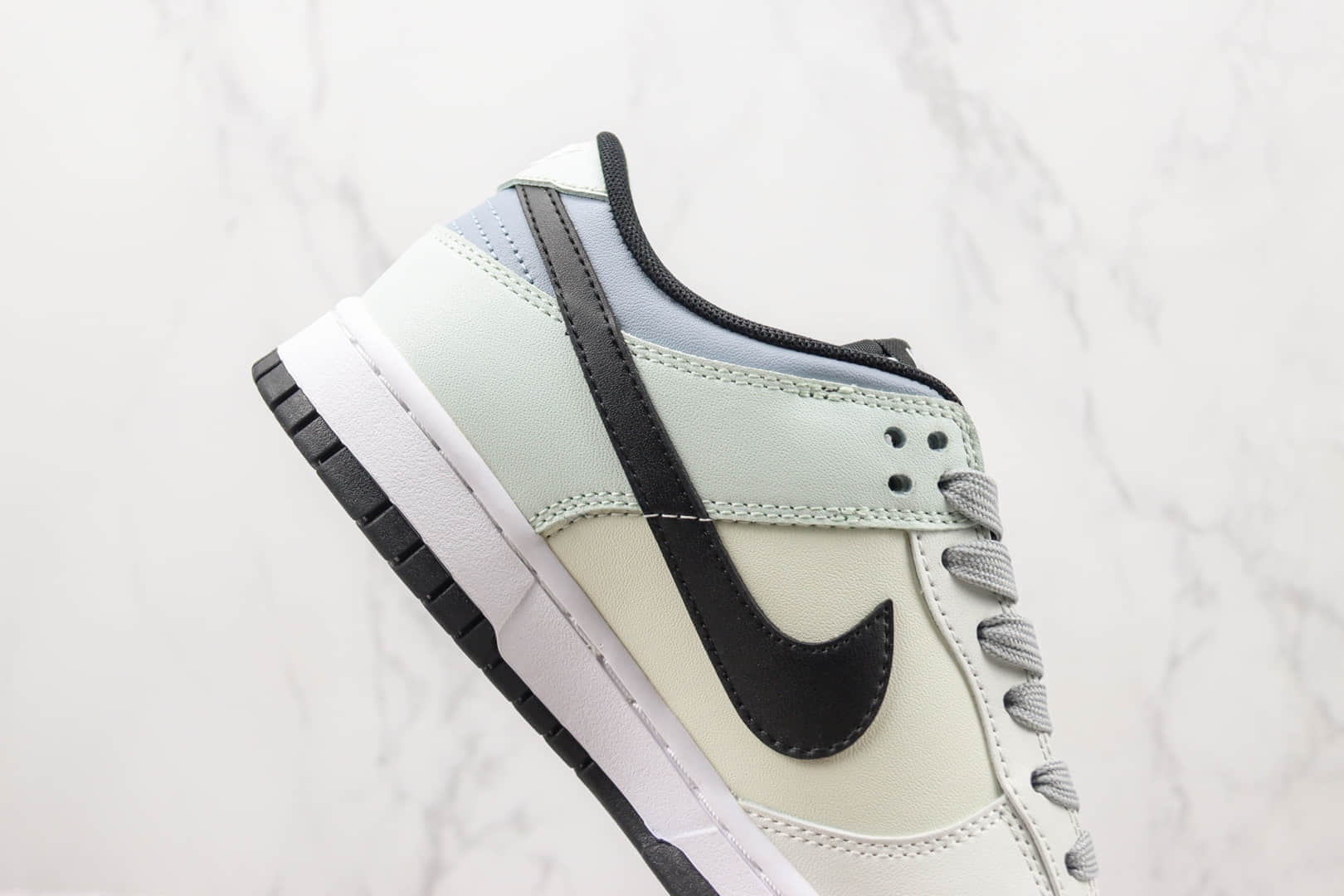 耐克Nike SB Dunk Low纯原版本低帮SB DUNK大友克洋联名款淡黄蓝拼色黑勾英文字母配色板鞋 莆田天花板DUNK系列 货号:DD3696-255