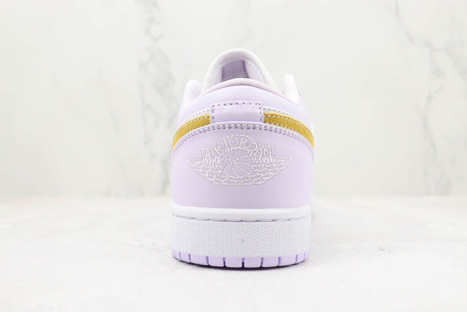 乔丹Air Jordan 1 Low纯原版本低帮AJ1白紫色板鞋 莆田天花板AJ1系列 货号：DC0774-501