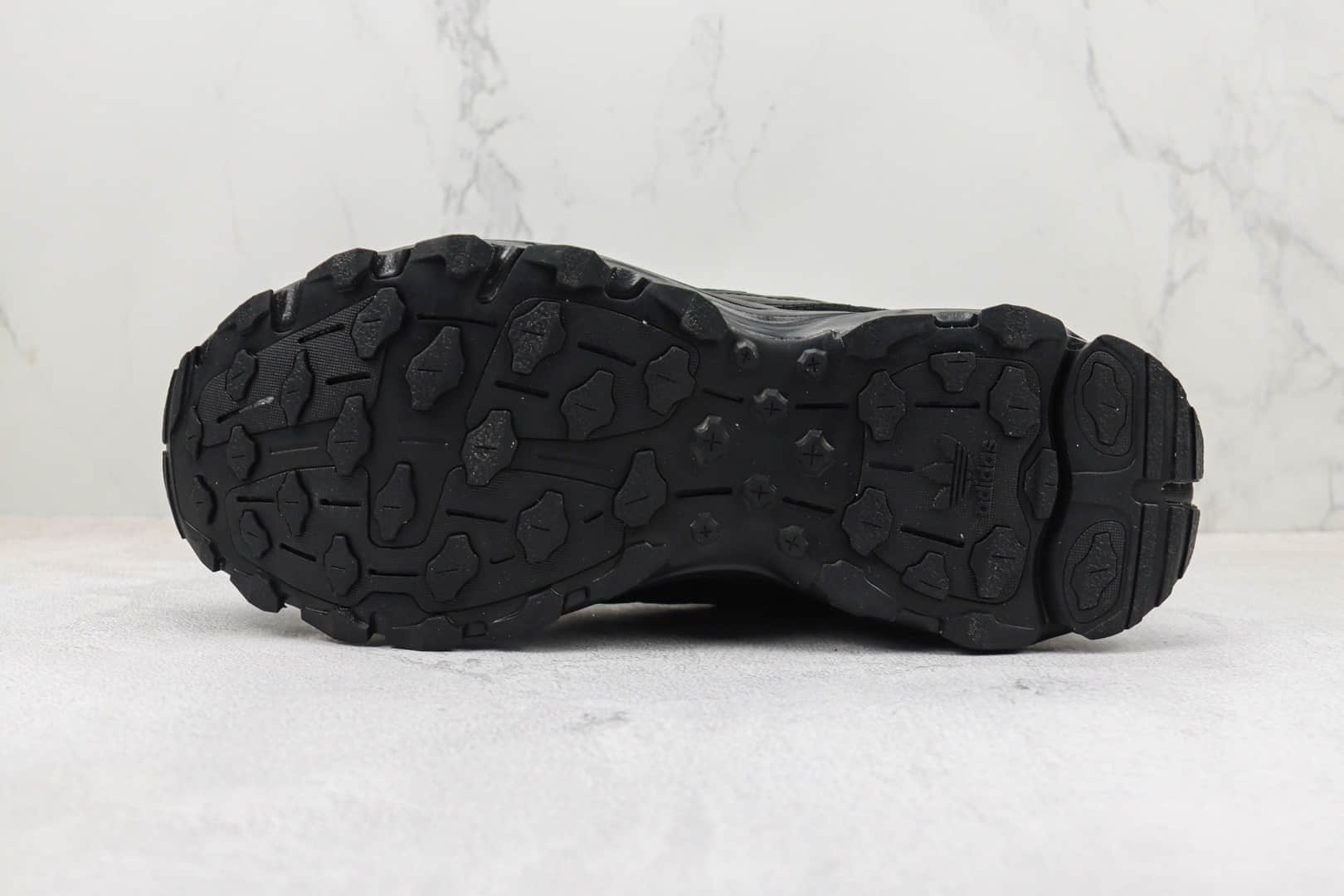 阿迪达斯adidas Sftm Shadowturf纯原版本SFTM联名黑色登山跑鞋 莆田阿迪达斯货源 货号:HQ3935