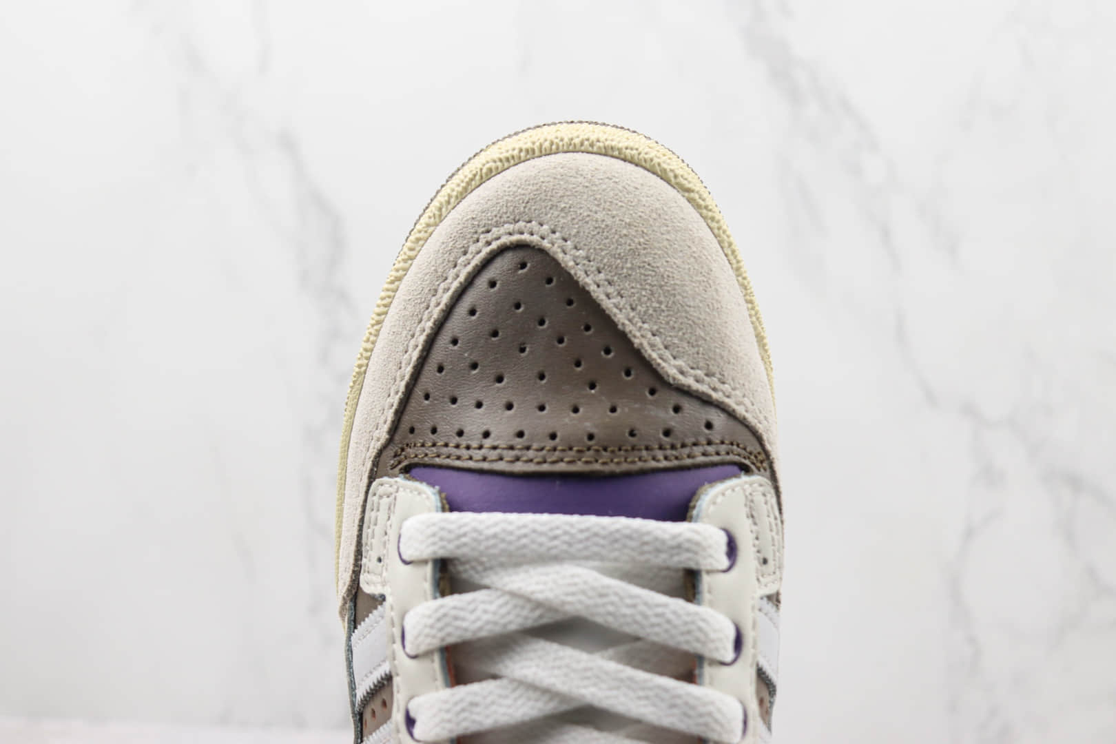 阿迪达斯adidas Centennial 85 Low纯原版本白棕紫色复古板鞋 莆田阿迪达斯货源 货号:IE2369