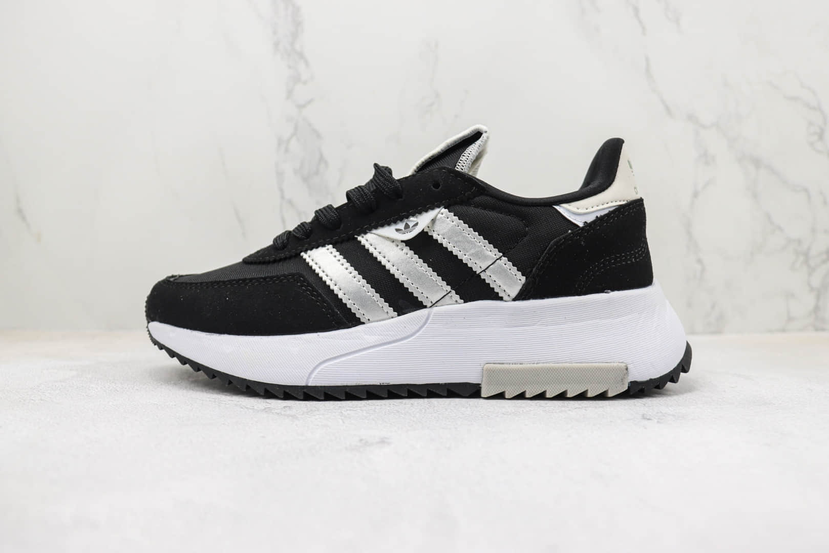阿迪达斯adidas Retropy F2 W纯原版本黑白色复古跑鞋 莆田阿迪达斯货源 货号:GW9409