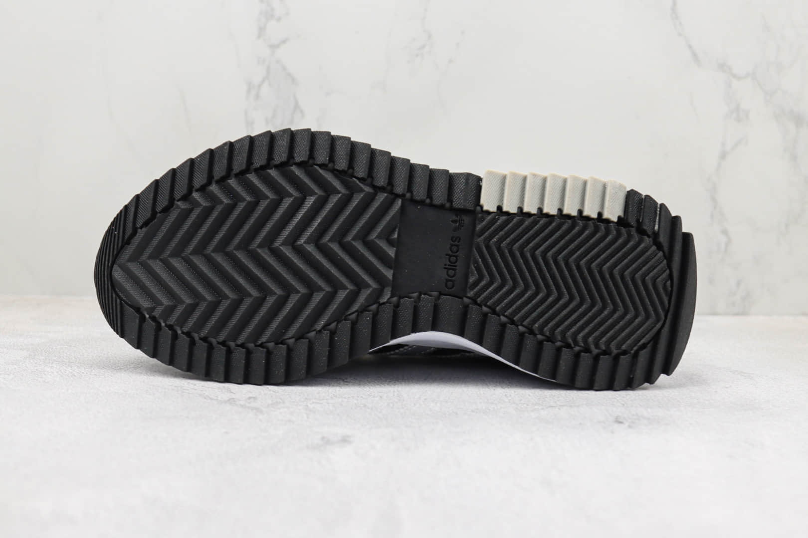 阿迪达斯adidas Retropy F2 W纯原版本黑白色复古跑鞋 莆田阿迪达斯货源 货号:GW9409
