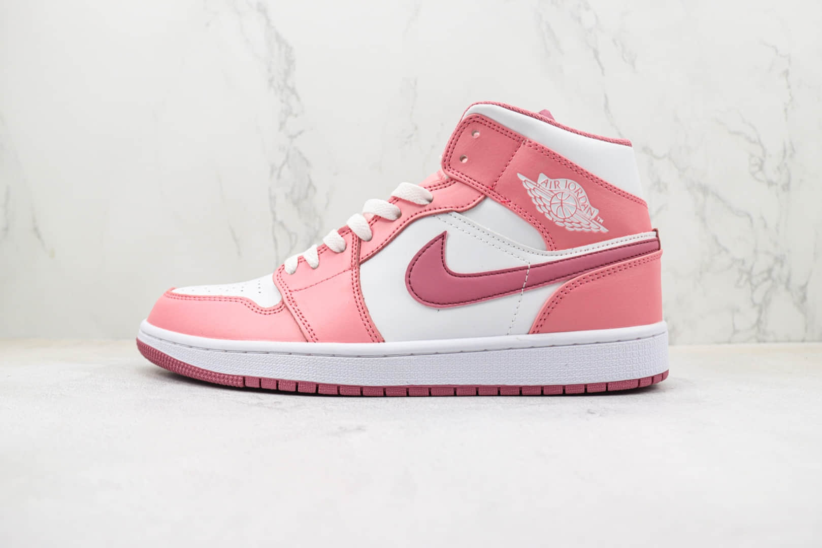 乔丹Air Jordan 1 Mid纯原版本中帮AJ1白粉色篮球鞋 莆田天花板AJ系列 (ID:95781) - 图片1