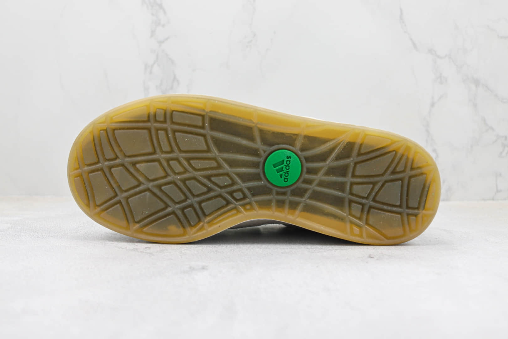 阿迪达斯Atmos x adidas Adimatic Low纯原版本马蒂奇联名灰绿色鲨鱼面包鞋 莆田阿迪达斯货源 货号:HR0776