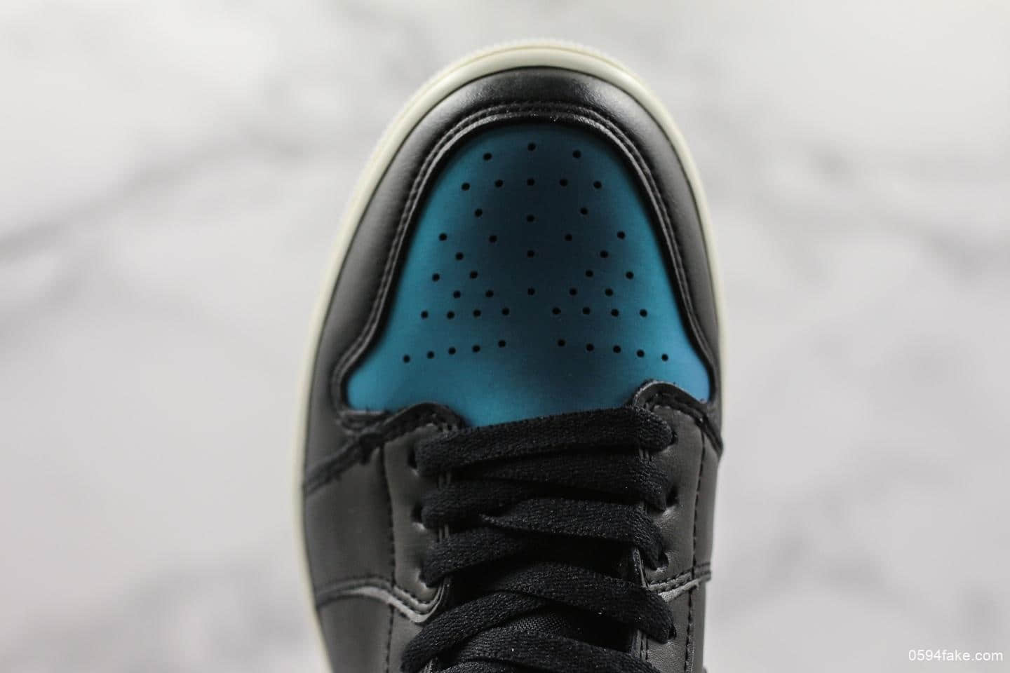 耐克NIke AIR JORDAN 1 AJ1 MID乔1公司级版本变色龙黑绿松石女子中帮篮球鞋原装原底原气垫 货号:BQ6472-009