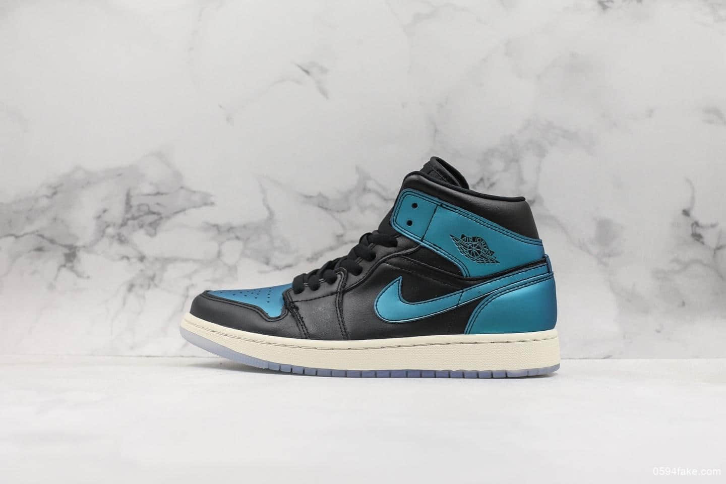 耐克NIke AIR JORDAN 1 AJ1 MID乔1公司级版本变色龙黑绿松石女子中帮篮球鞋原装原底原气垫 货号:BQ6472-009