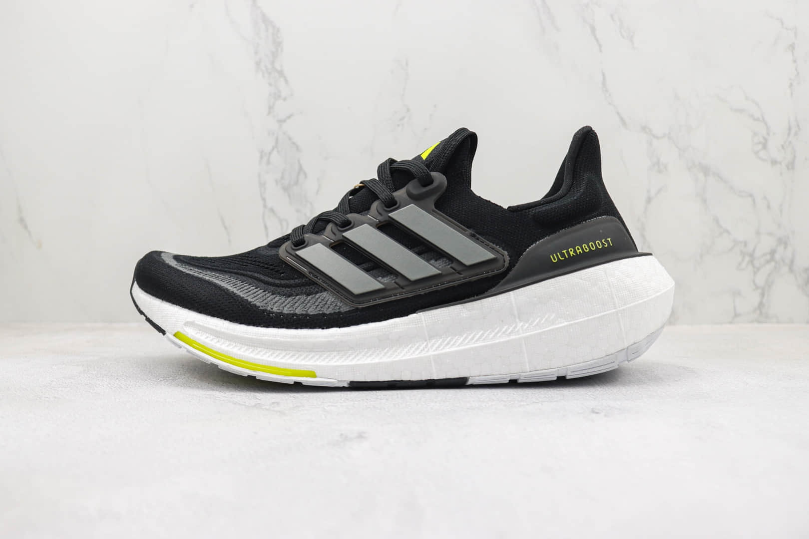 阿迪达斯Adidas Ultra Boost Light 23纯原版本UB9.0爆米花黑绿色跑鞋 莆田阿迪达斯爆米花系列跑鞋 货号:HQ6339