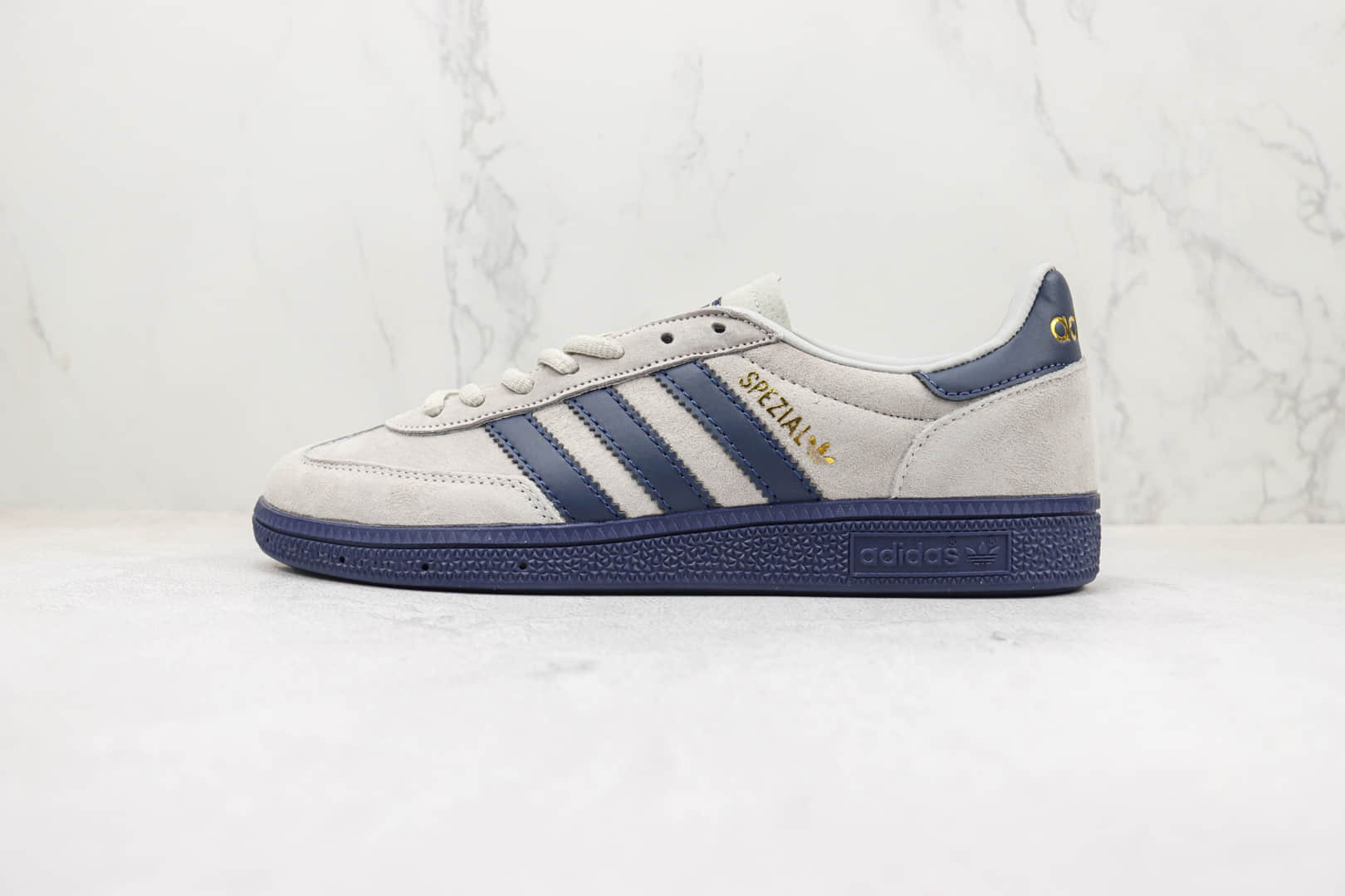 阿迪达斯adidas Handball Spezial纯原版本三叶草灰蓝色烫金复古麂皮板鞋 莆田阿迪达斯货源 货号:BD7637