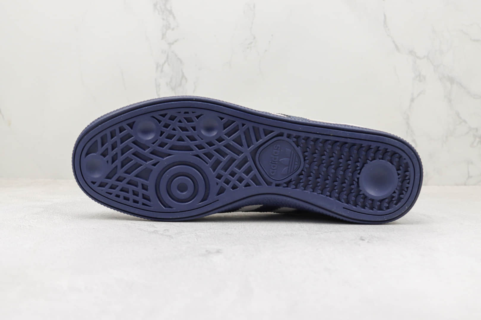阿迪达斯adidas Handball Spezial纯原版本三叶草灰蓝色烫金复古麂皮板鞋 莆田阿迪达斯货源 货号:BD7637