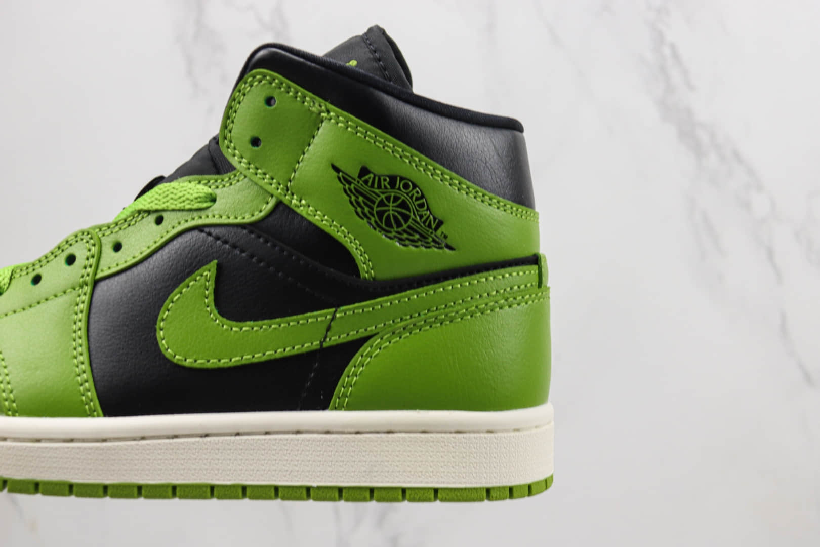 乔丹Air Jordan 1 Mid纯原版本中帮AJ1黑绿色篮球鞋 莆田天花板AJ1系列 货号:BQ6472-031