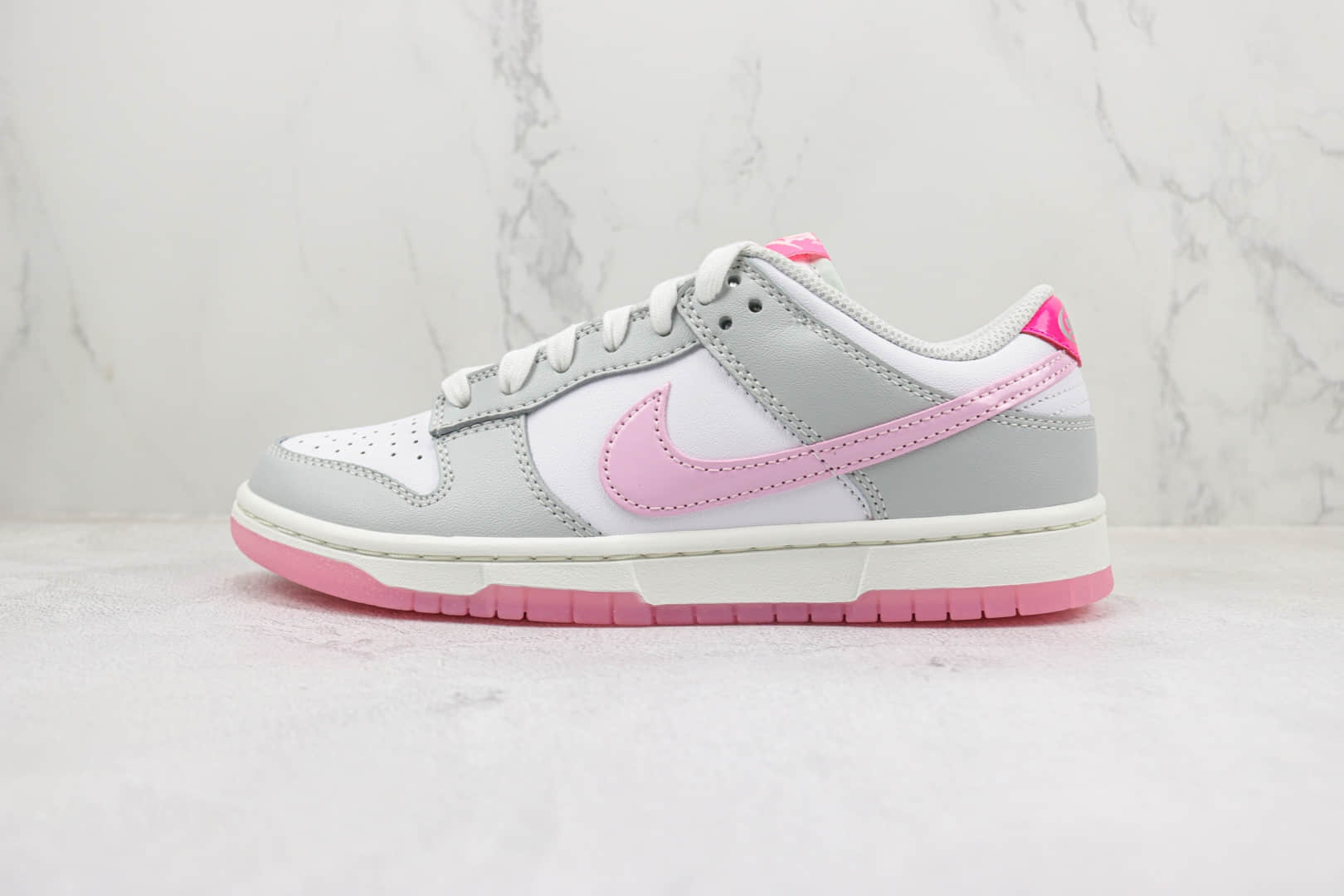 耐克Nike Dunk Low纯原版本低帮Dunk情人节限定白灰粉勾板鞋 莆田耐克货源 (ID:97461) - 图片1