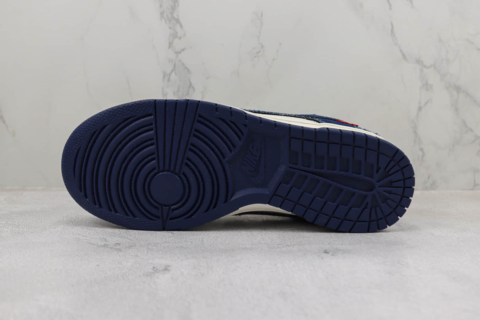 耐克Nike Dunk Low Retro纯原版本低帮DUNK李维斯牛仔蓝配色板鞋 莆田天花板DUNK系列板鞋 货号:LE0021-001