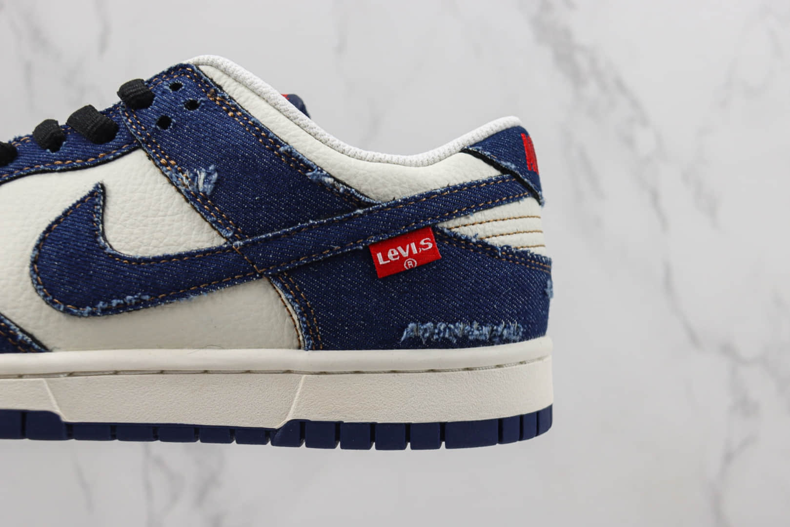 耐克Nike Dunk Low Retro纯原版本低帮DUNK李维斯牛仔蓝配色板鞋 莆田天花板DUNK系列板鞋 货号:LE0021-001