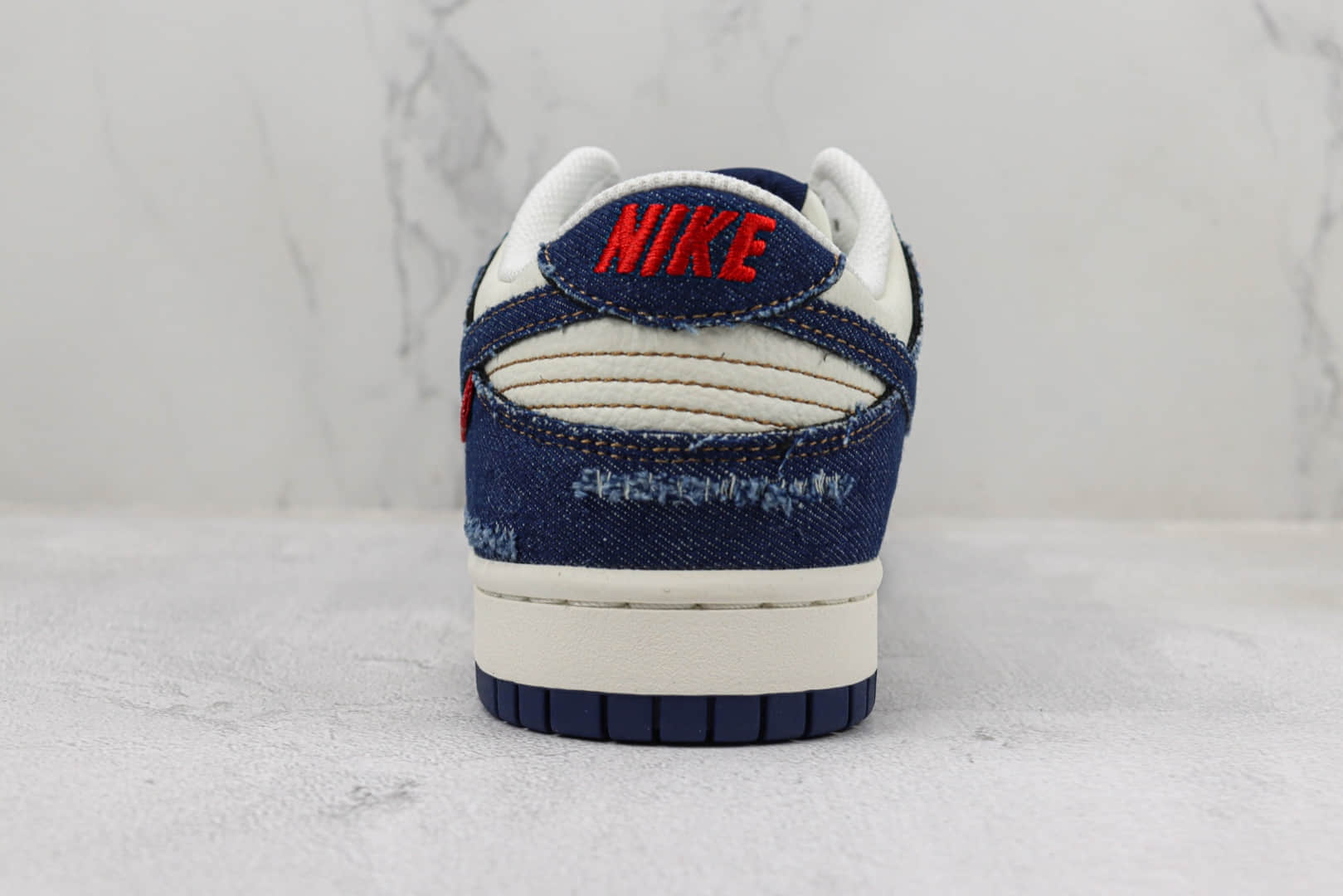 耐克Nike Dunk Low Retro纯原版本低帮DUNK李维斯牛仔蓝配色板鞋 莆田天花板DUNK系列板鞋 货号:LE0021-001